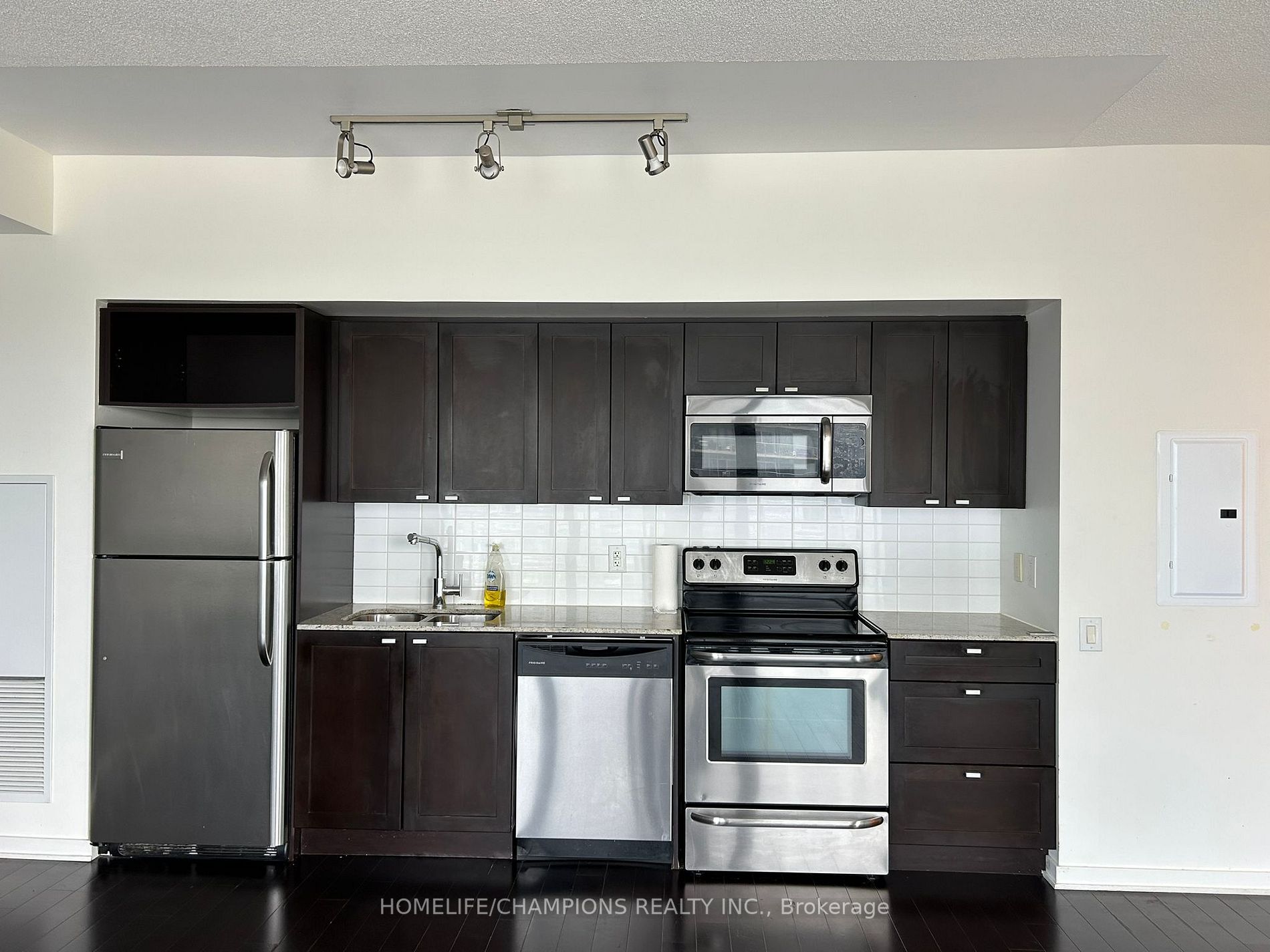 105 The Queensway Ave, #2016
