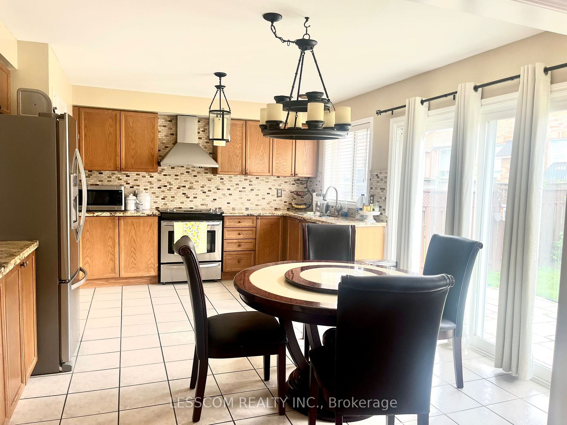 4 Cogswell Cres