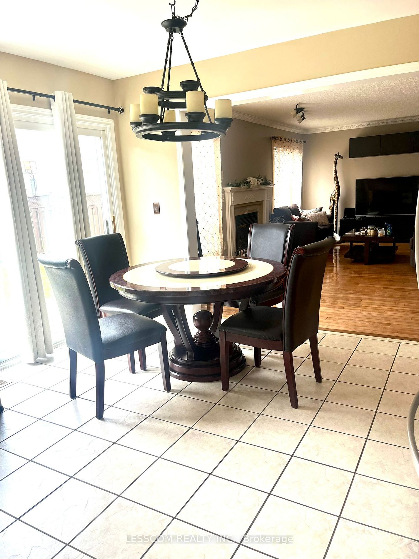 4 Cogswell Cres