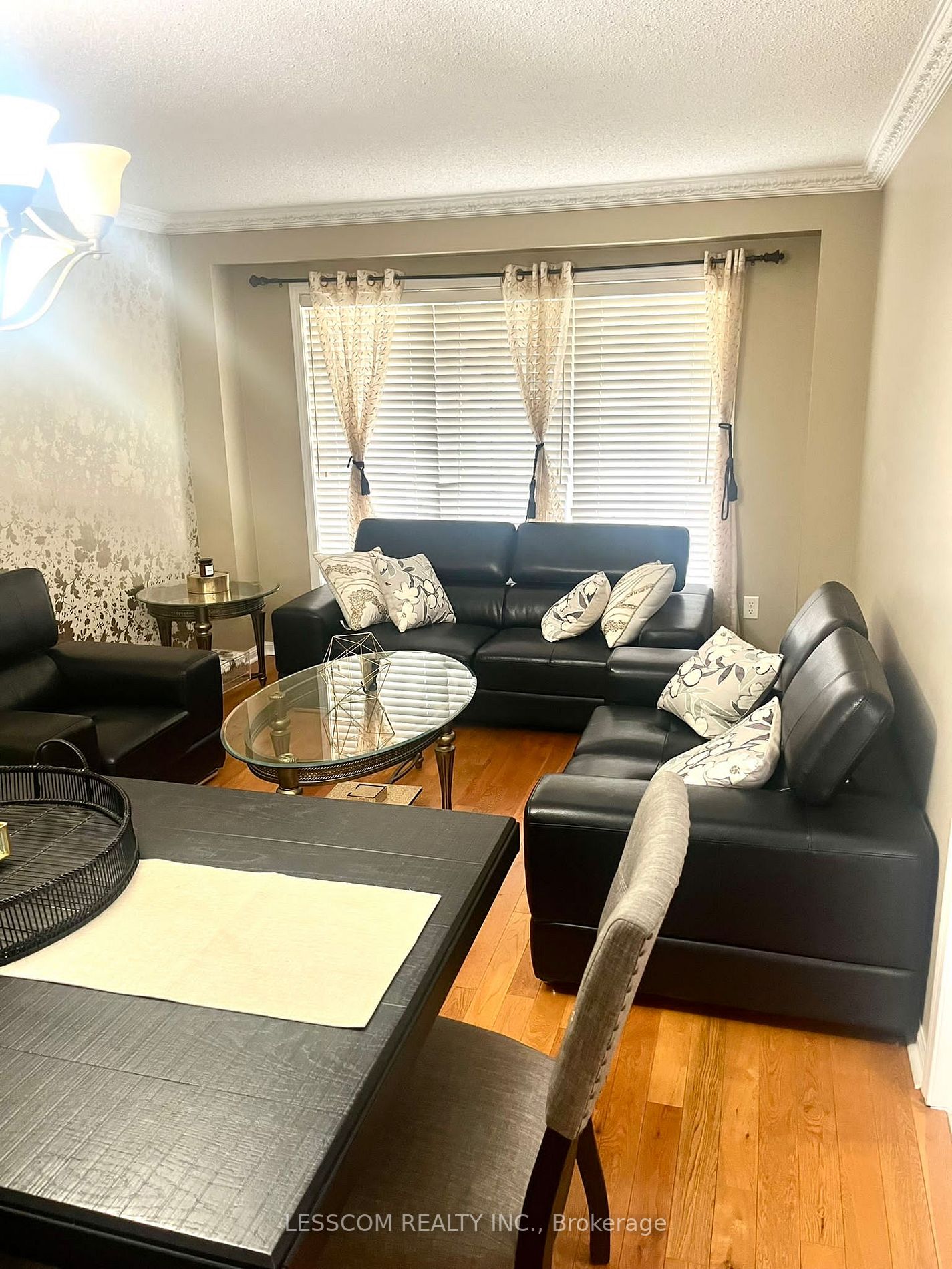 4 Cogswell Cres