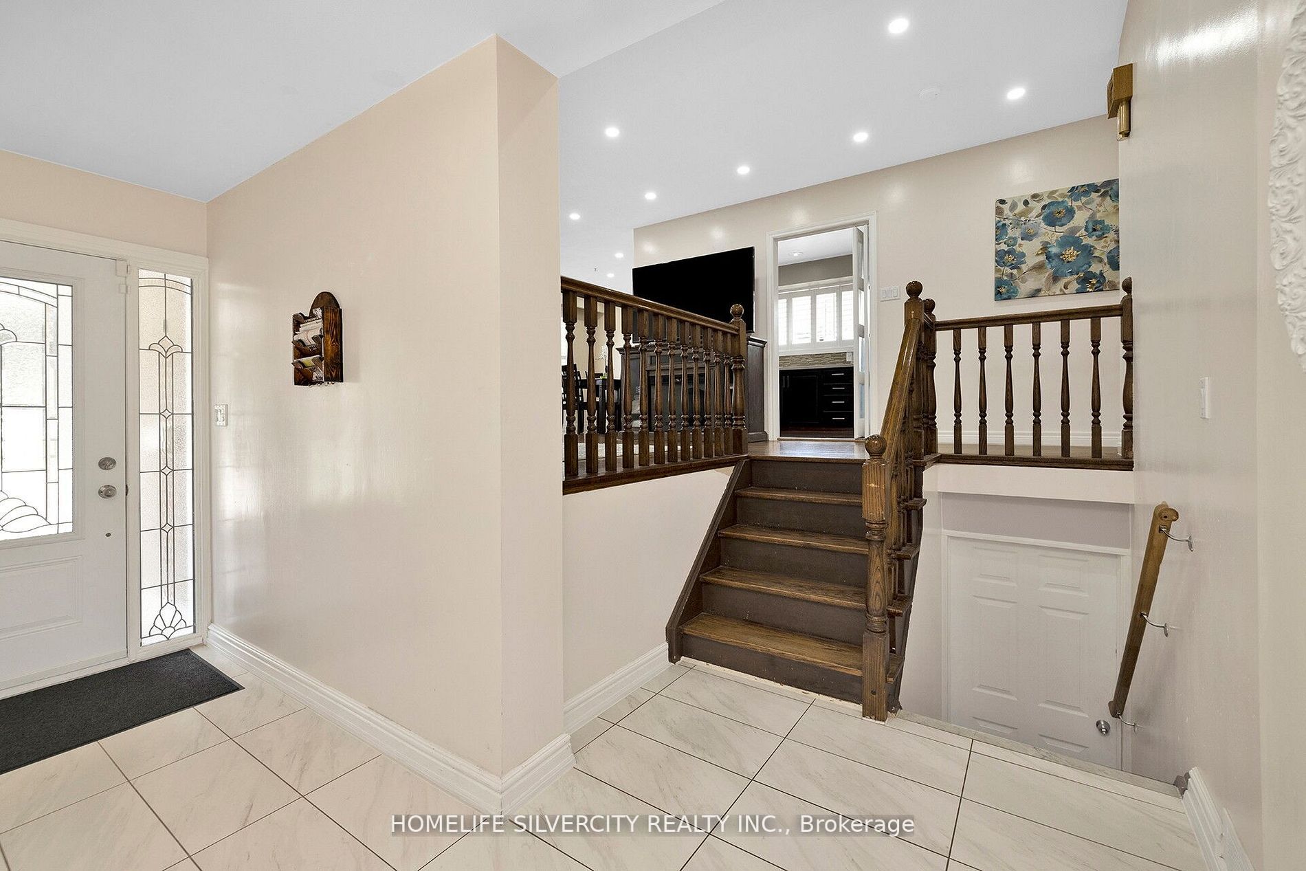 38 Inglewood Dr