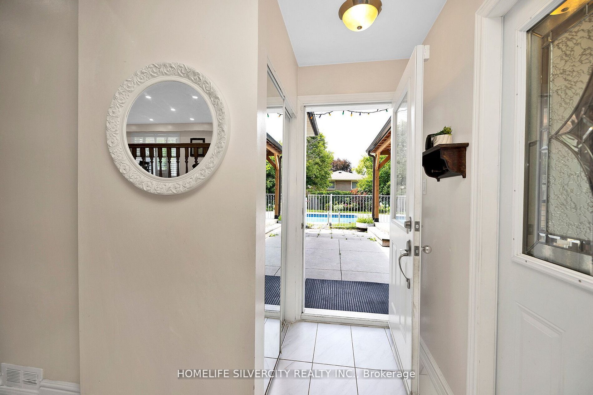 38 Inglewood Dr