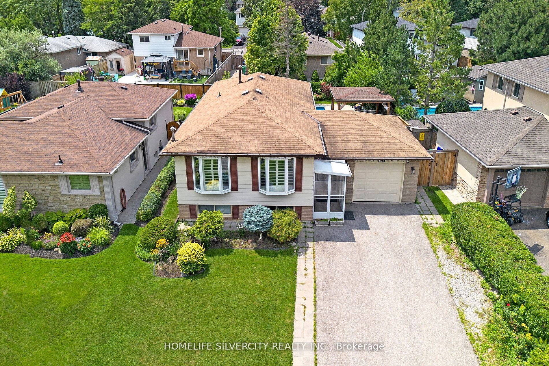 38 Inglewood Dr