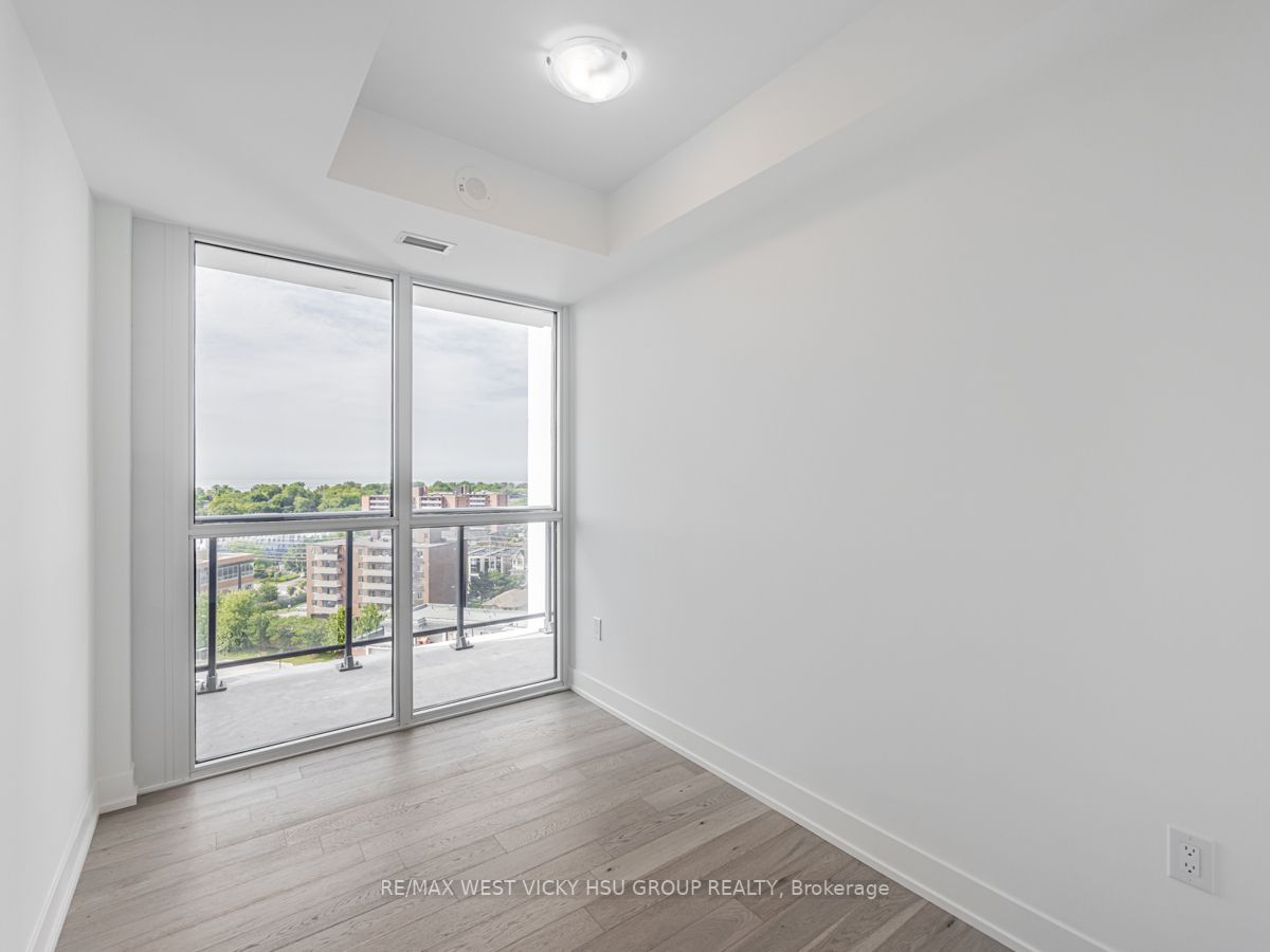 1063 Douglas Mccurdy Comm Circ, #1006