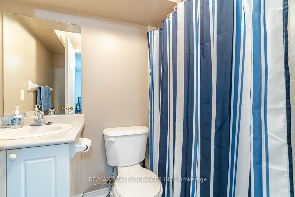 42 Rivermere Crt