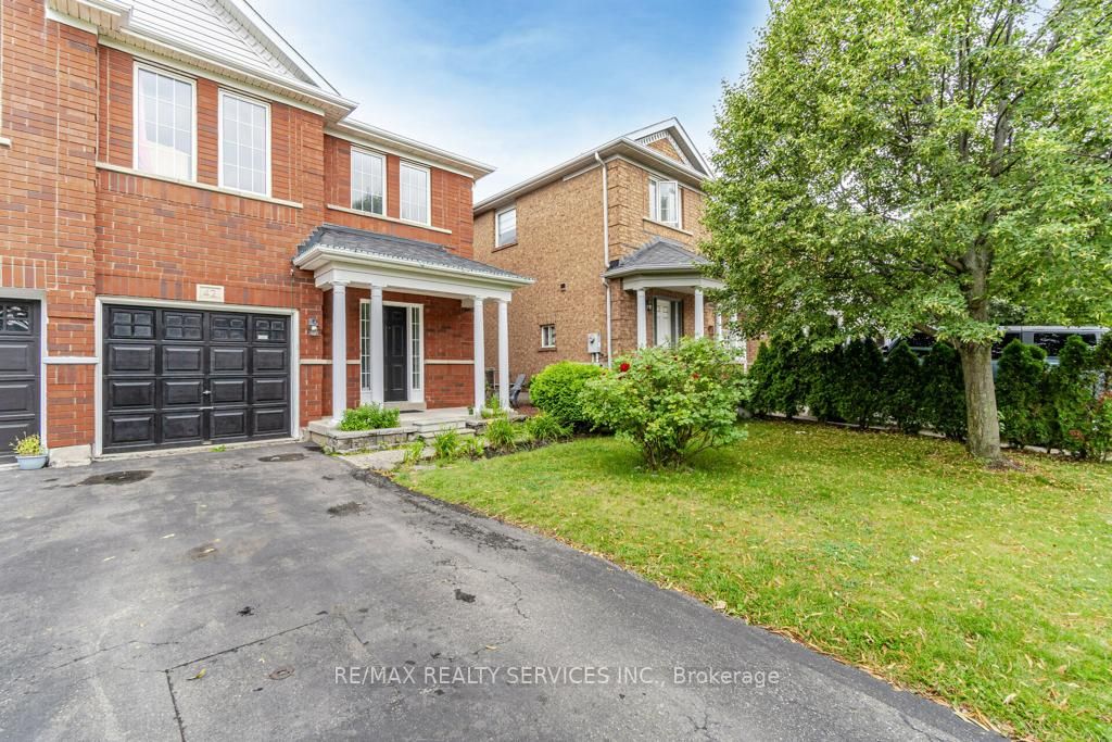42 Rivermere Crt