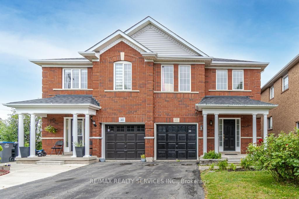 42 Rivermere Crt