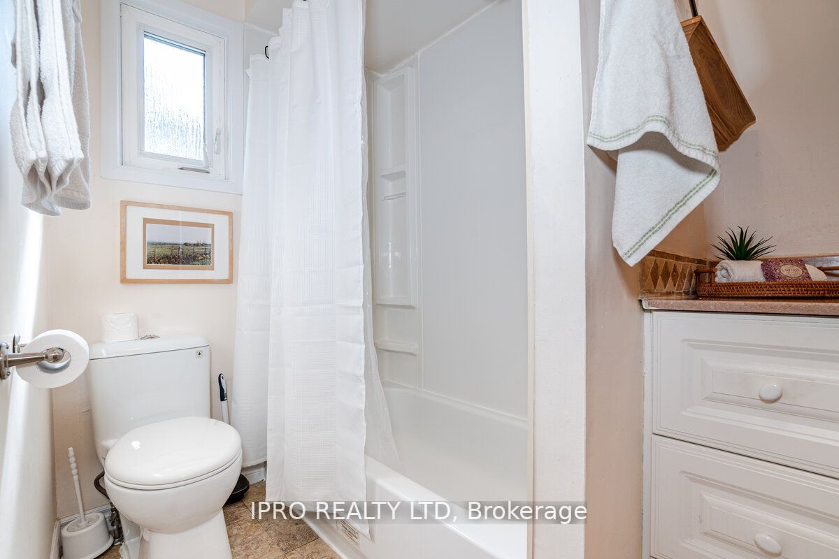 219 Rutherford Road N