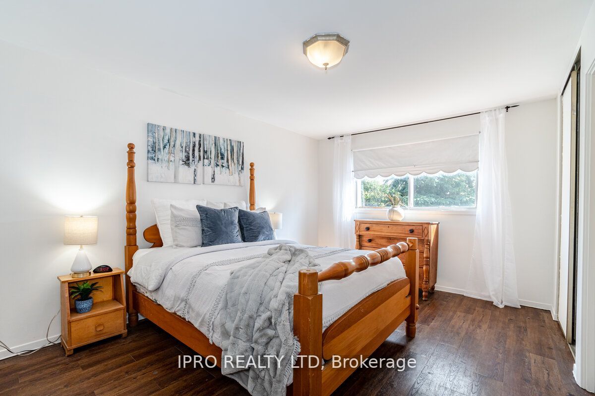 219 Rutherford Road N