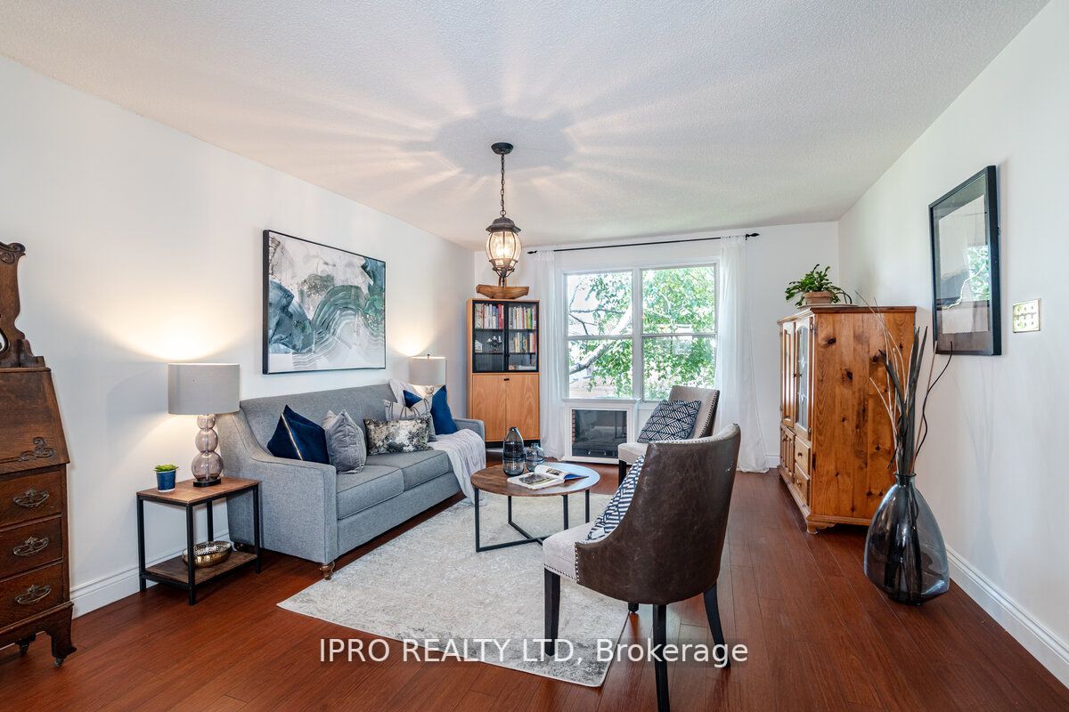219 Rutherford Road N