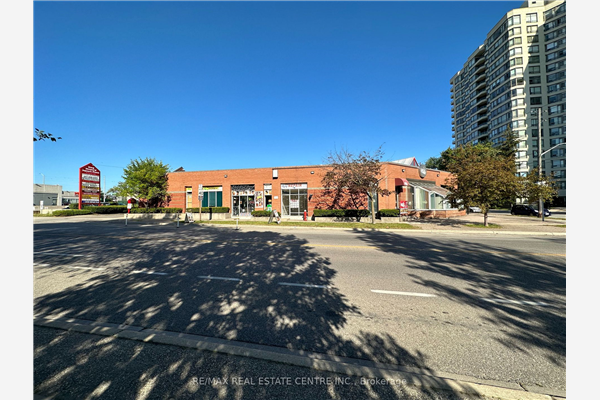 35 King St E, Mississauga