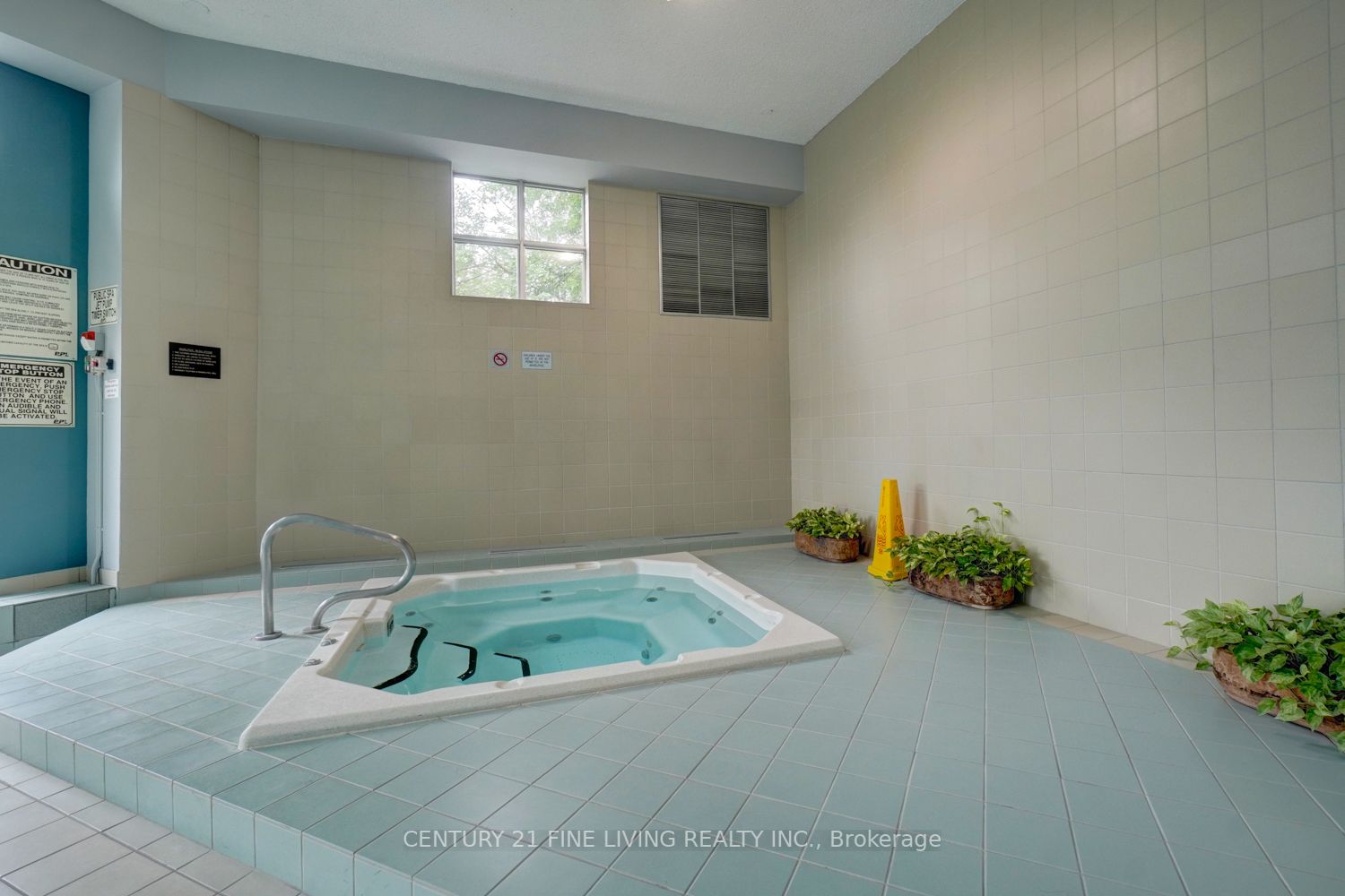 50 Kingsbridge Gdn Circ, #614