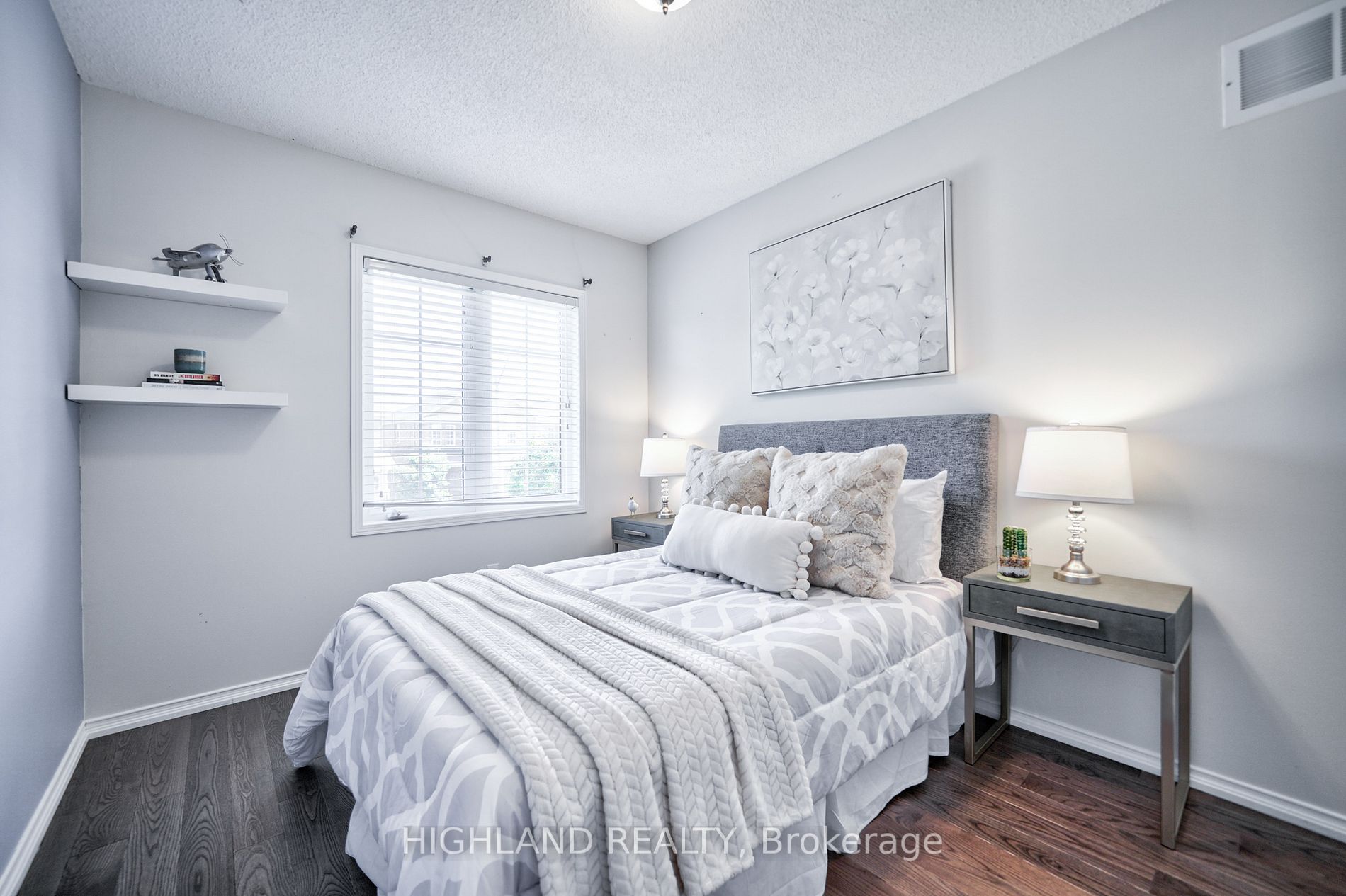 5854 Yachtsman Crossing