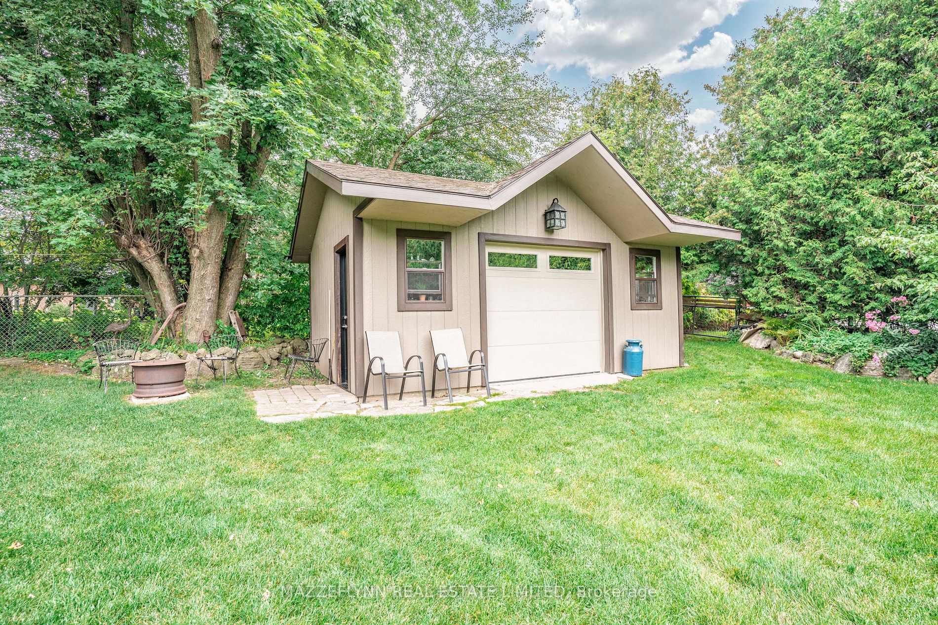 11 Maple Grove Road