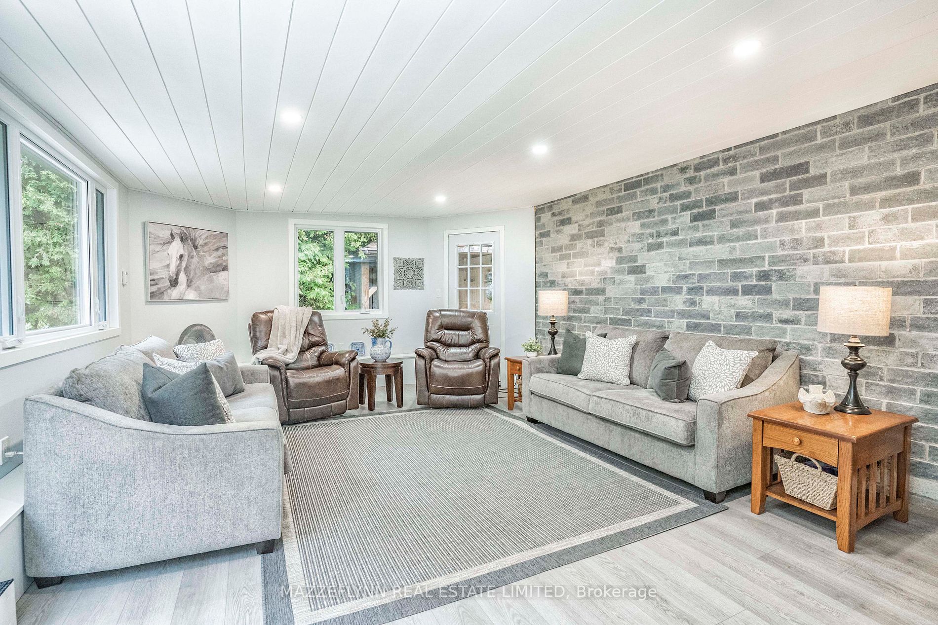 11 Maple Grove Road