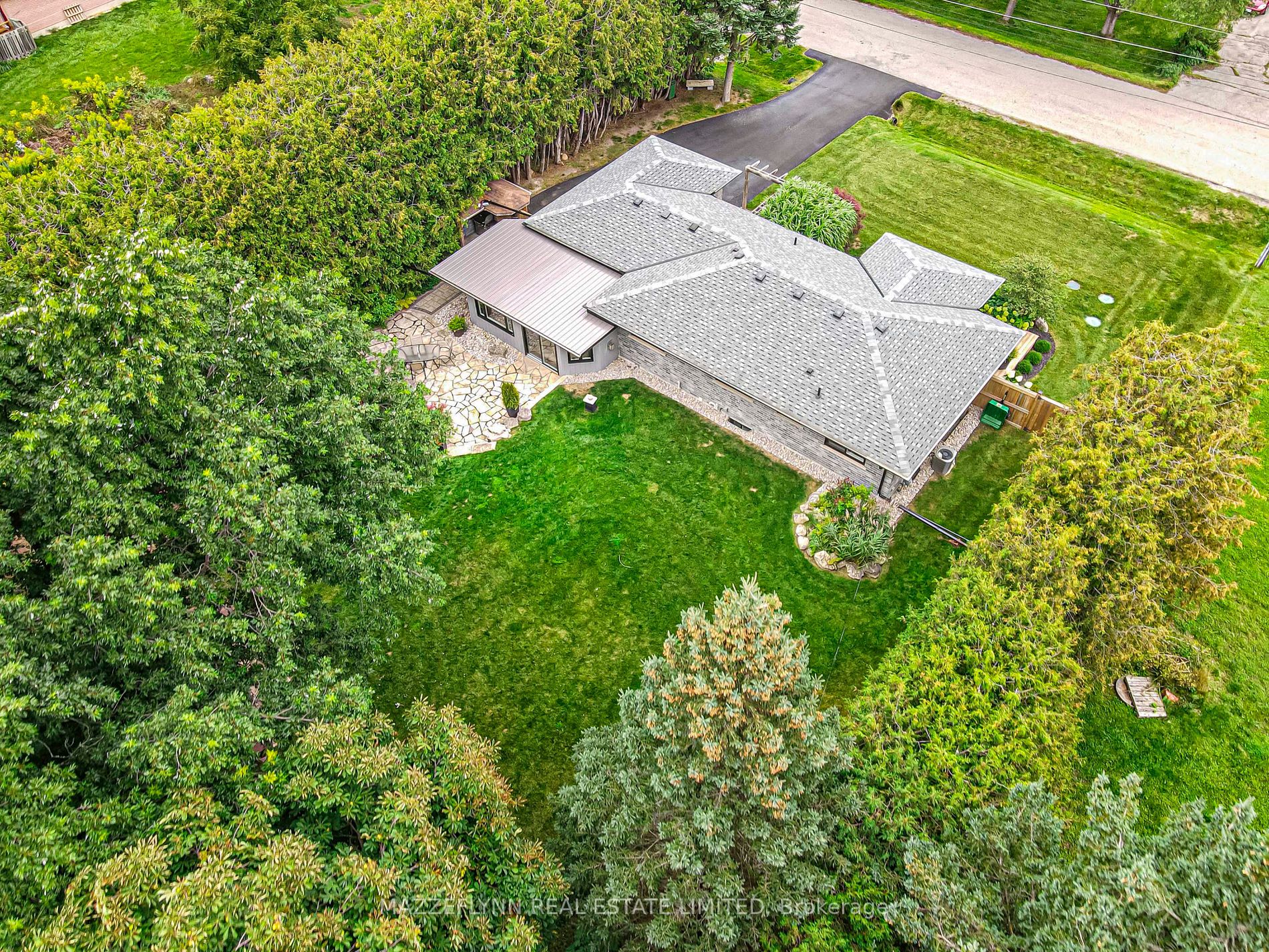 11 Maple Grove Road