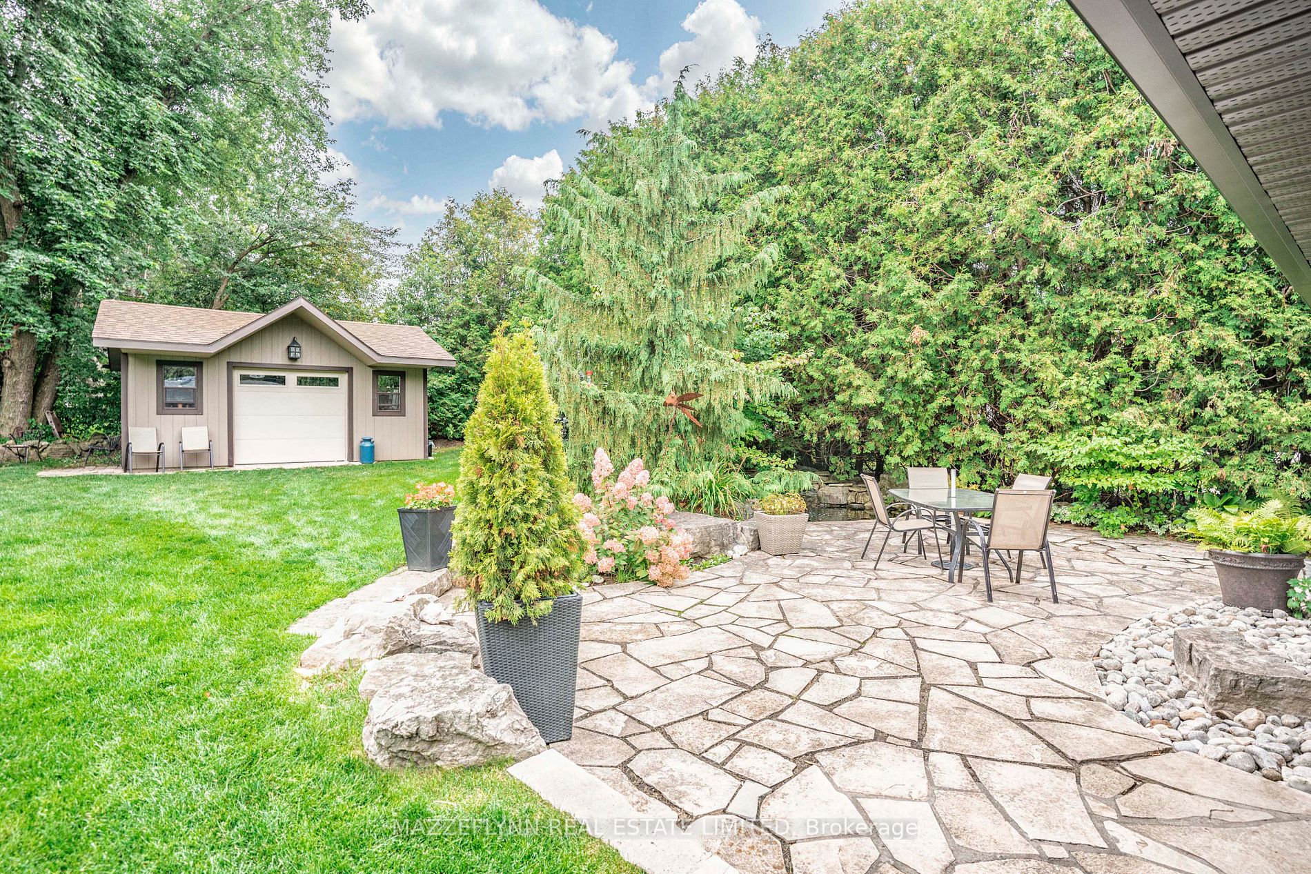 11 Maple Grove Road