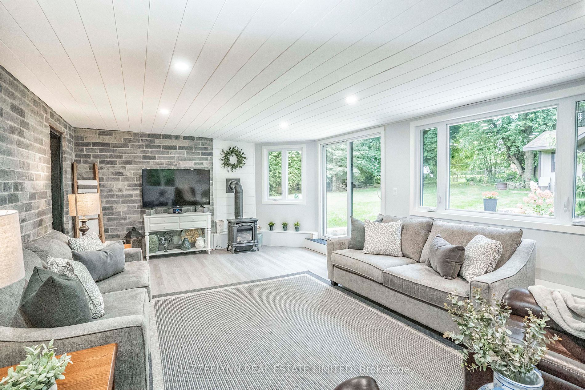11 Maple Grove Road