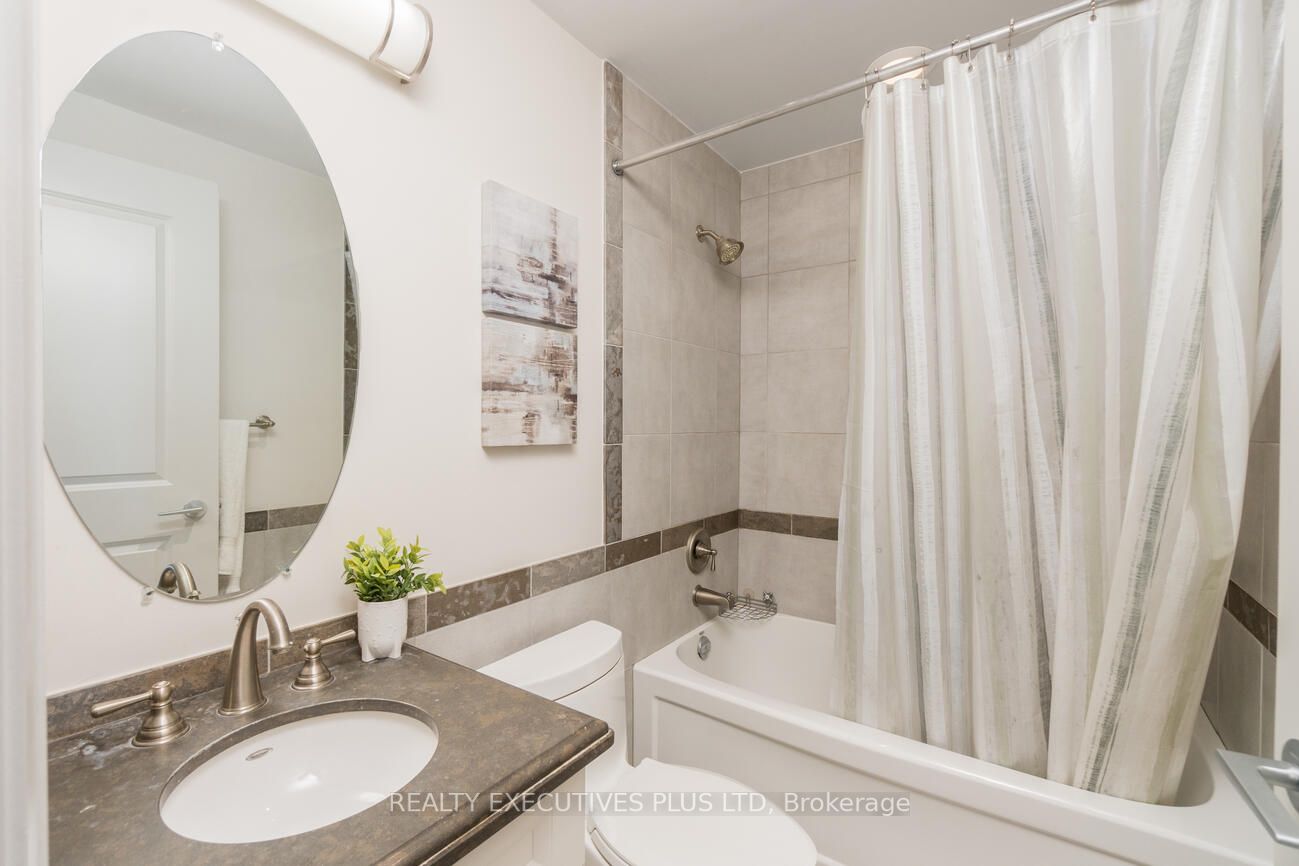 1055 Southdown Rd W, #Ph10