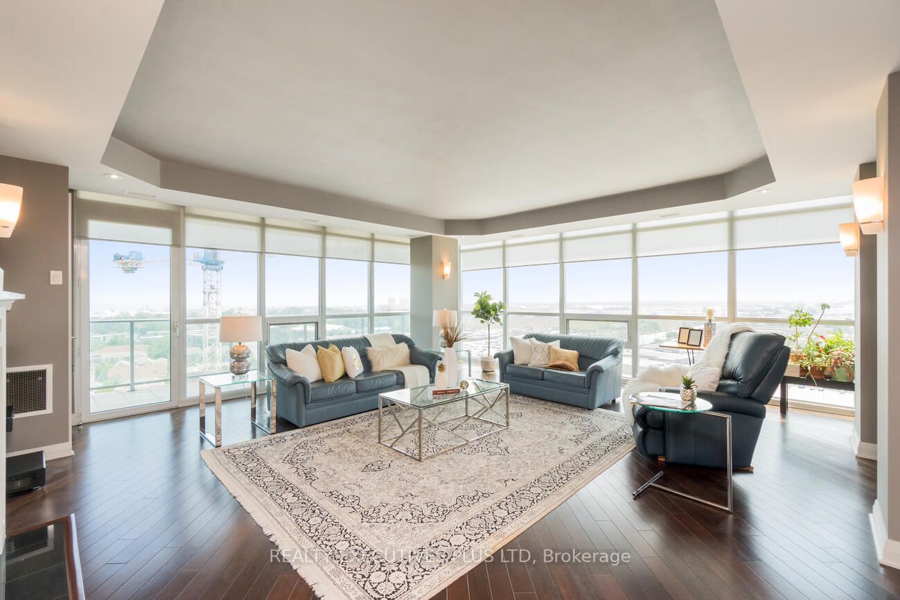 1055 Southdown Rd W, #Ph10