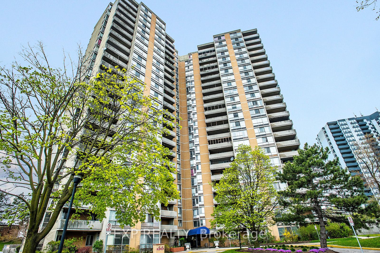10 Martha Eaton Way, #1111