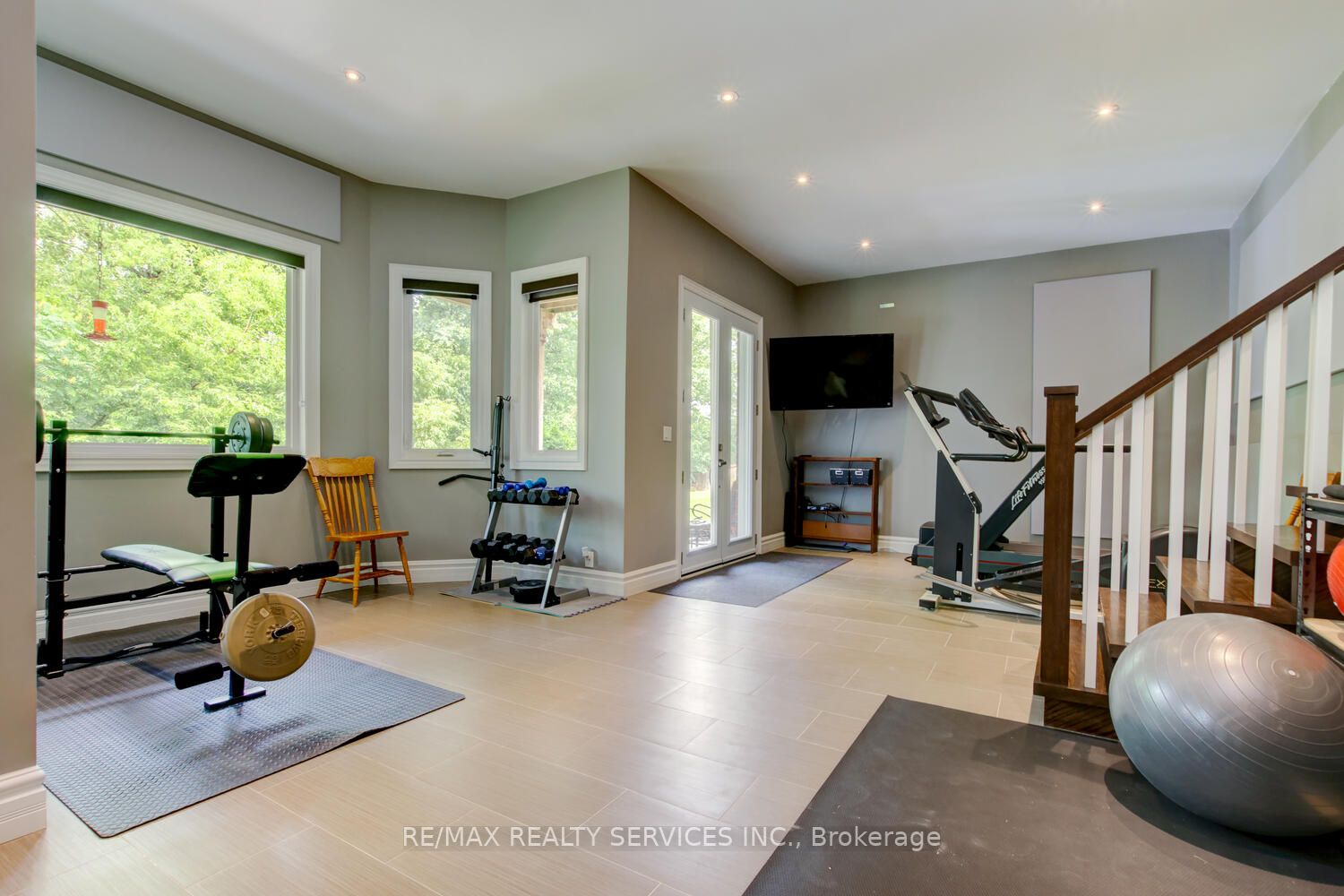 19 Burtree Dr