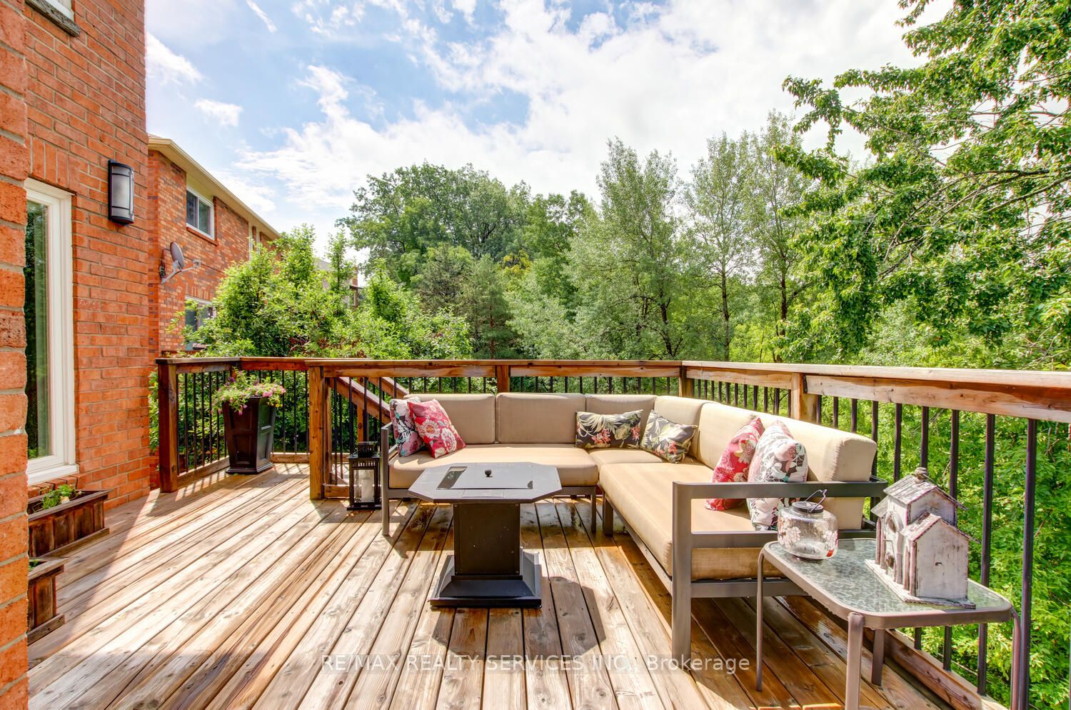 19 Burtree Dr