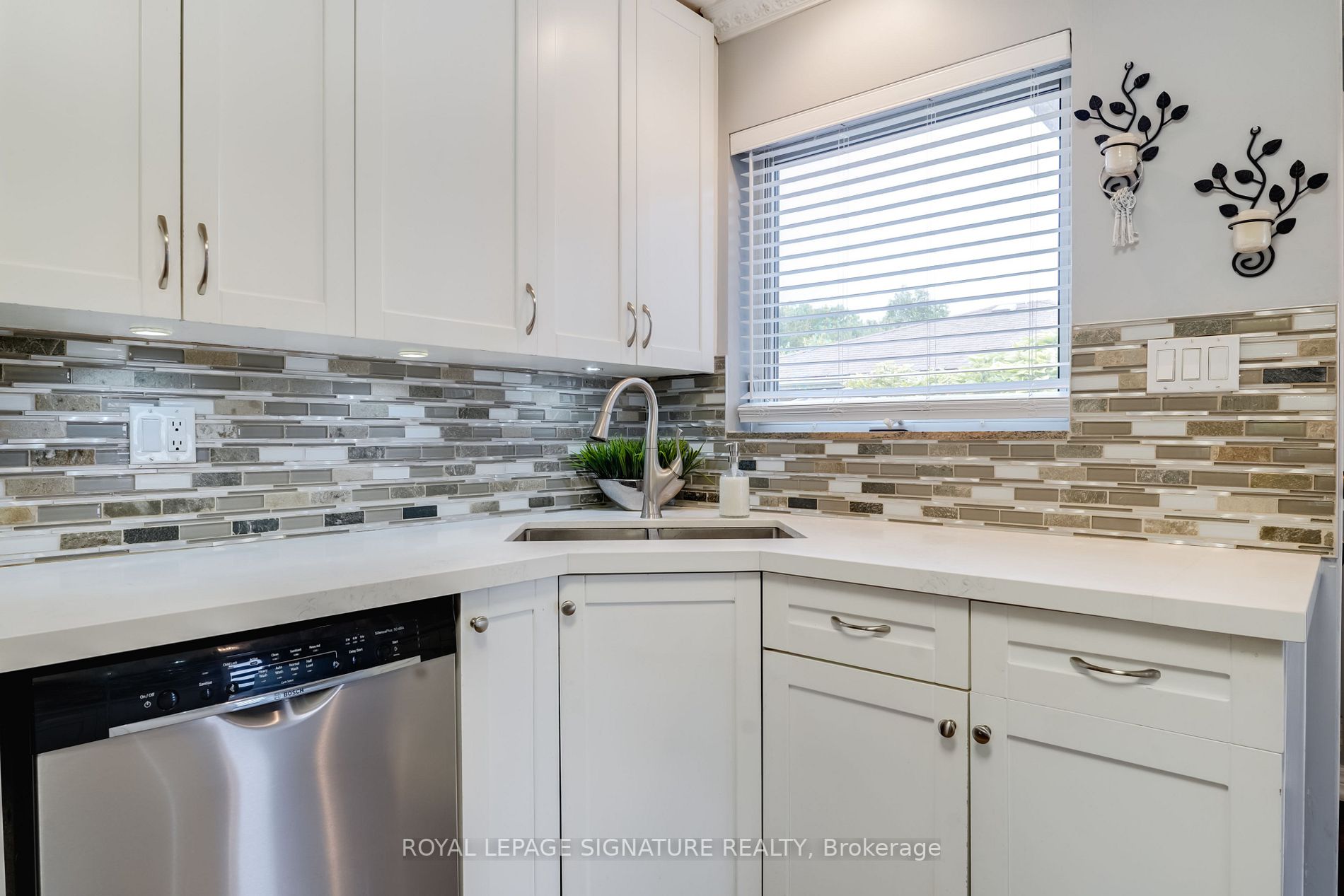 2673 Constable Rd