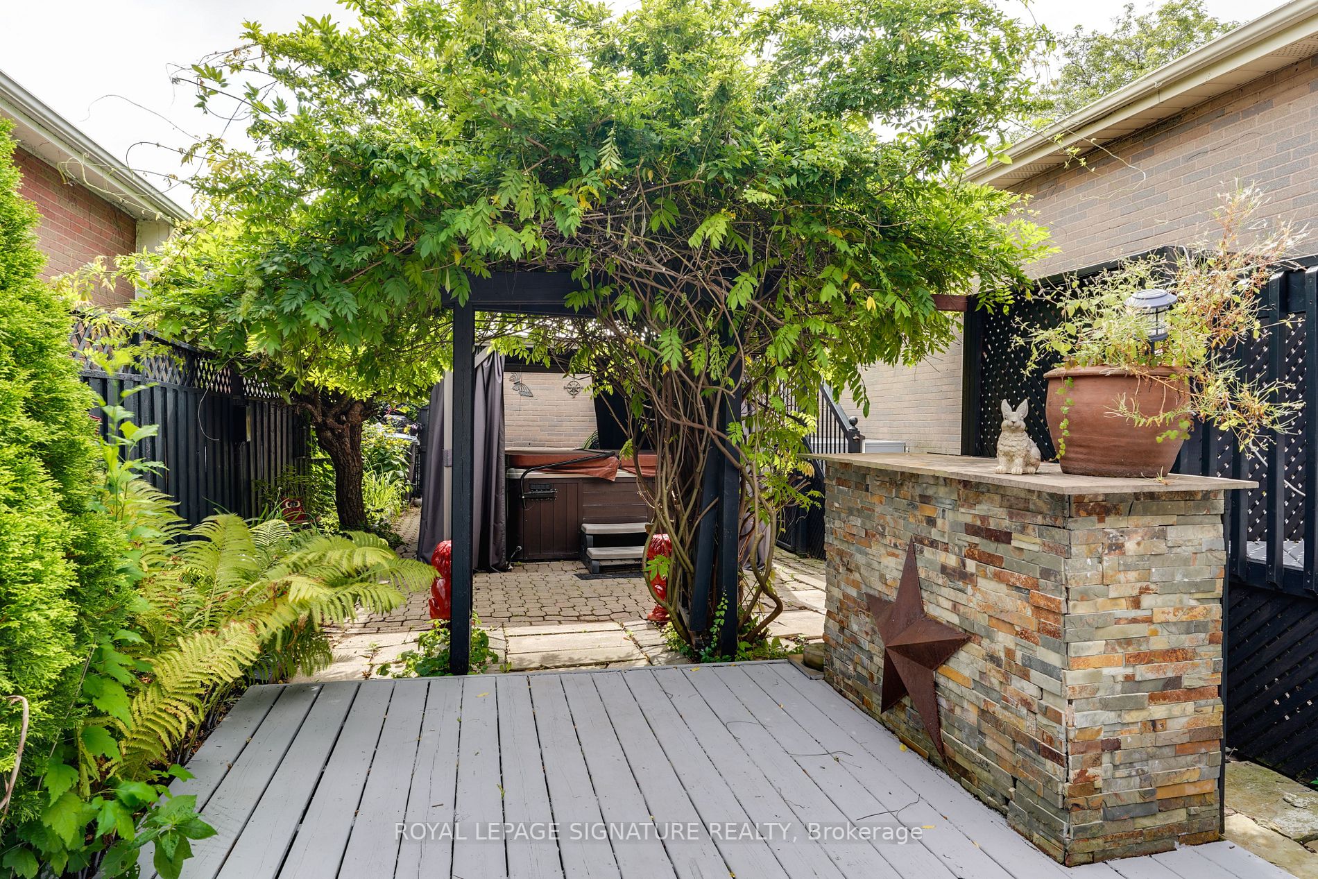 2673 Constable Rd