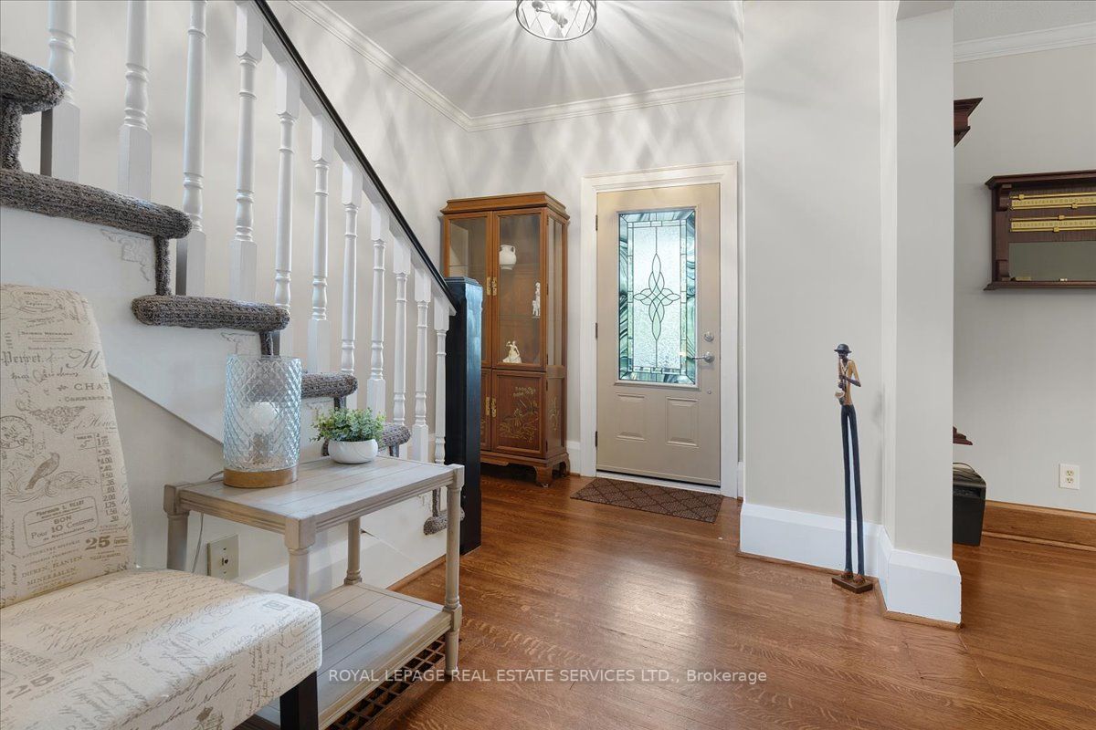 254 Martin Grove Rd