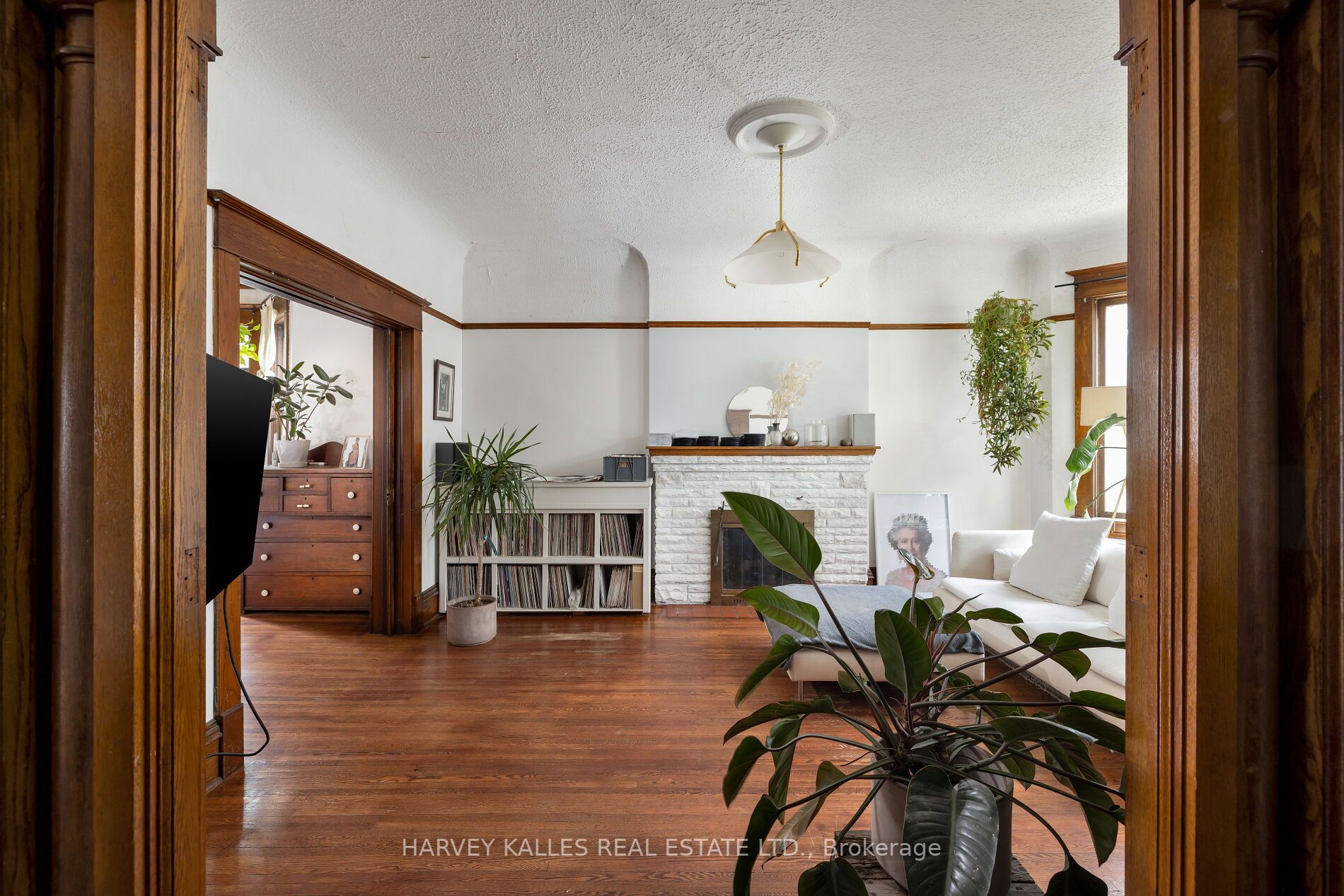 369 Parkside Dr