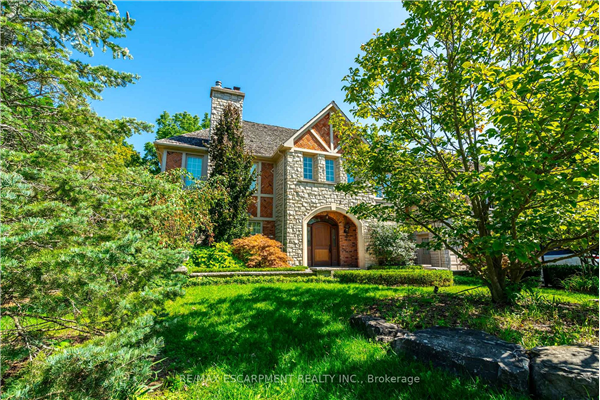 2307 Hoover Crt, Burlington