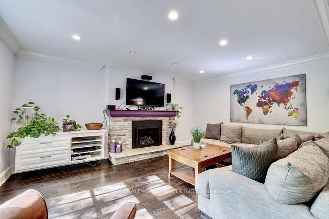 1270 Rose Crt