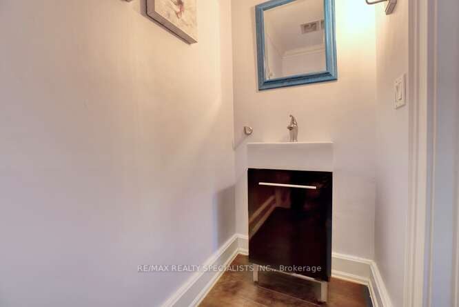 1270 Rose Crt