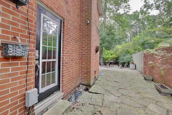 1270 Rose Crt