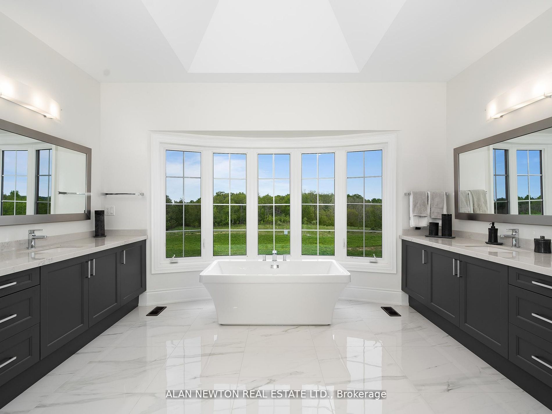 276 Amos Dr