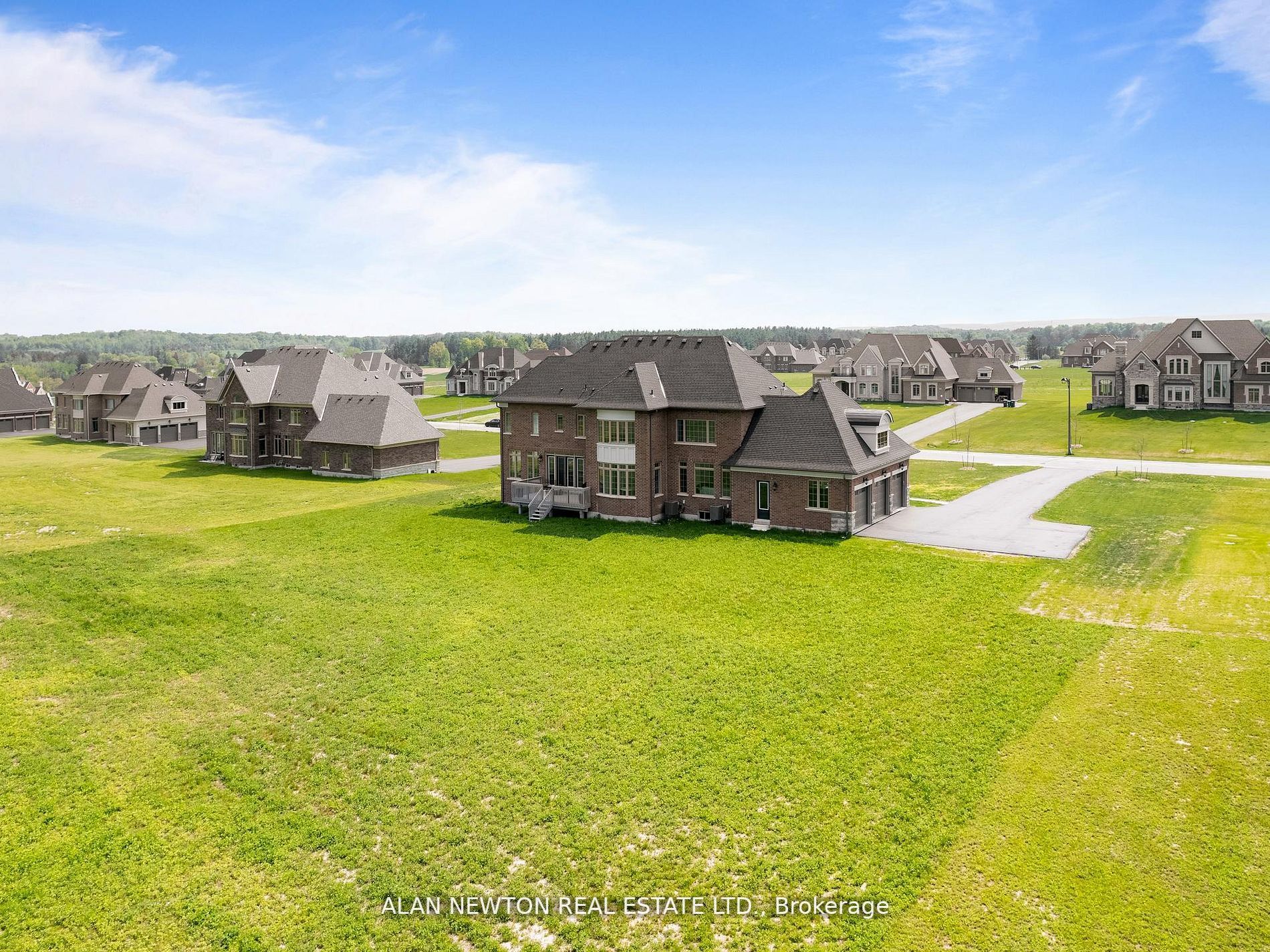 276 Amos Dr