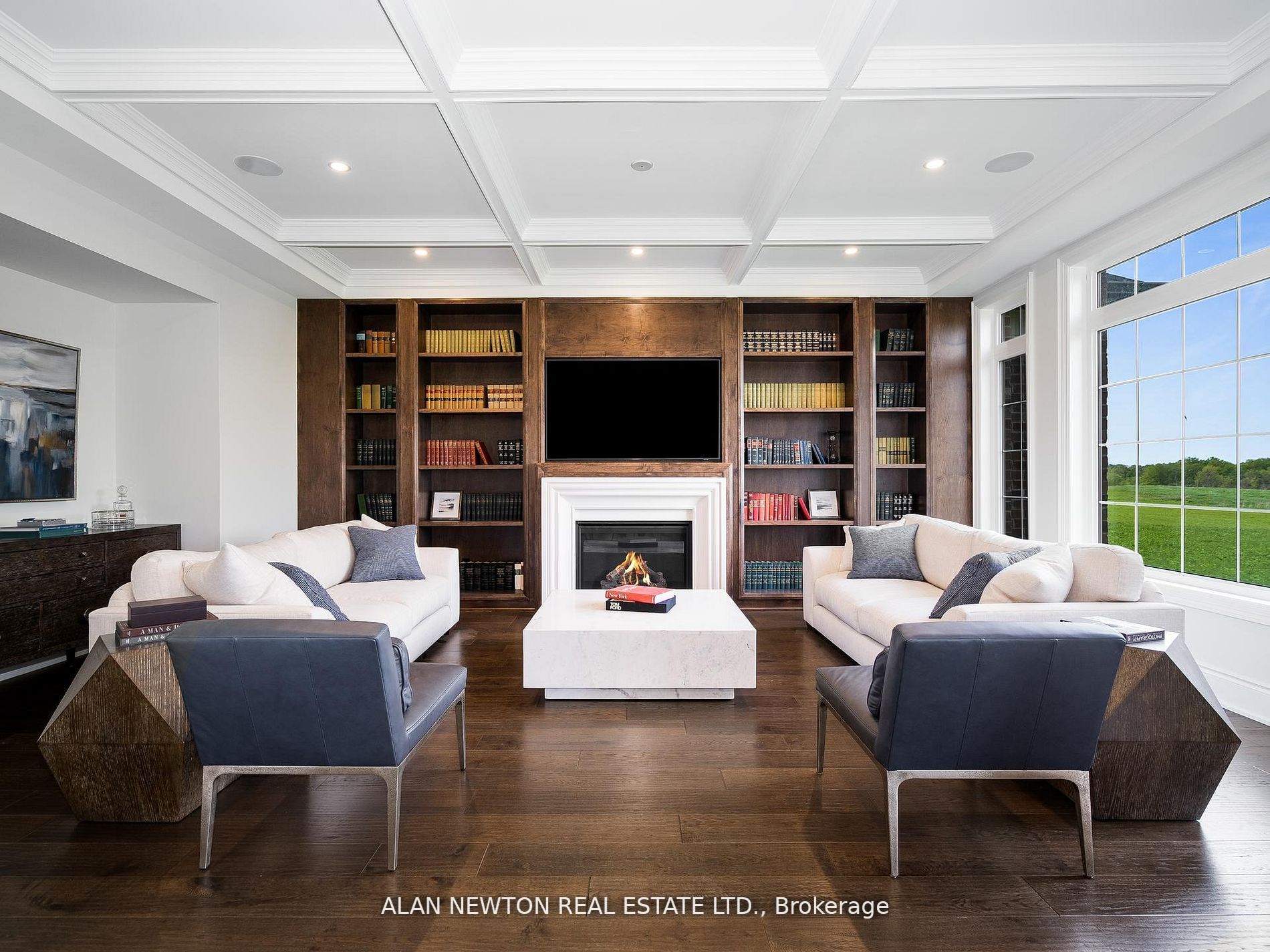 276 Amos Dr