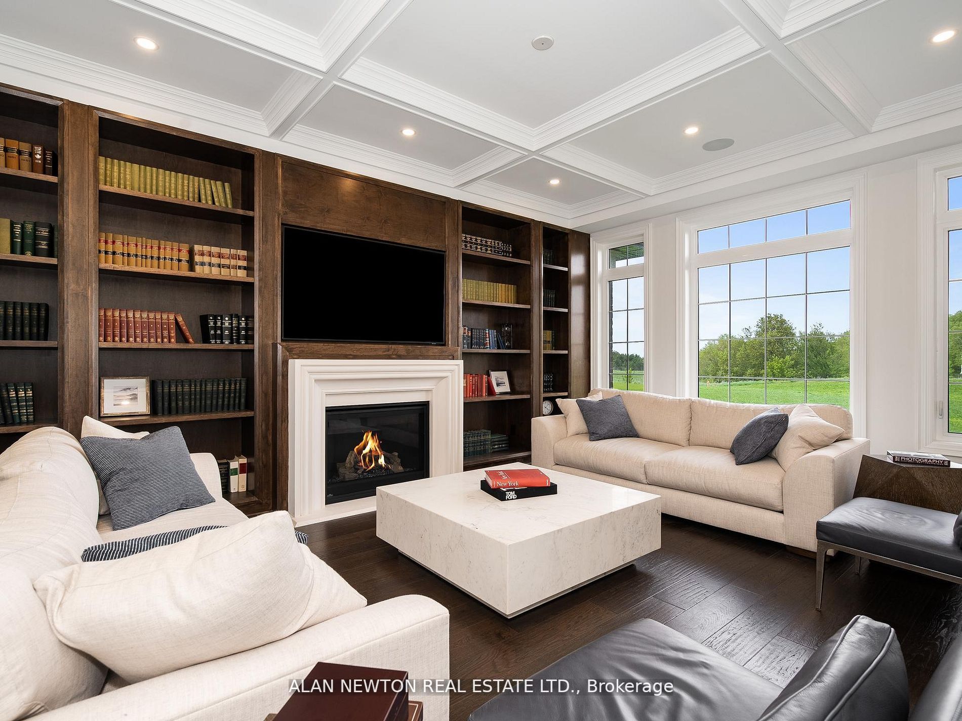 276 Amos Dr
