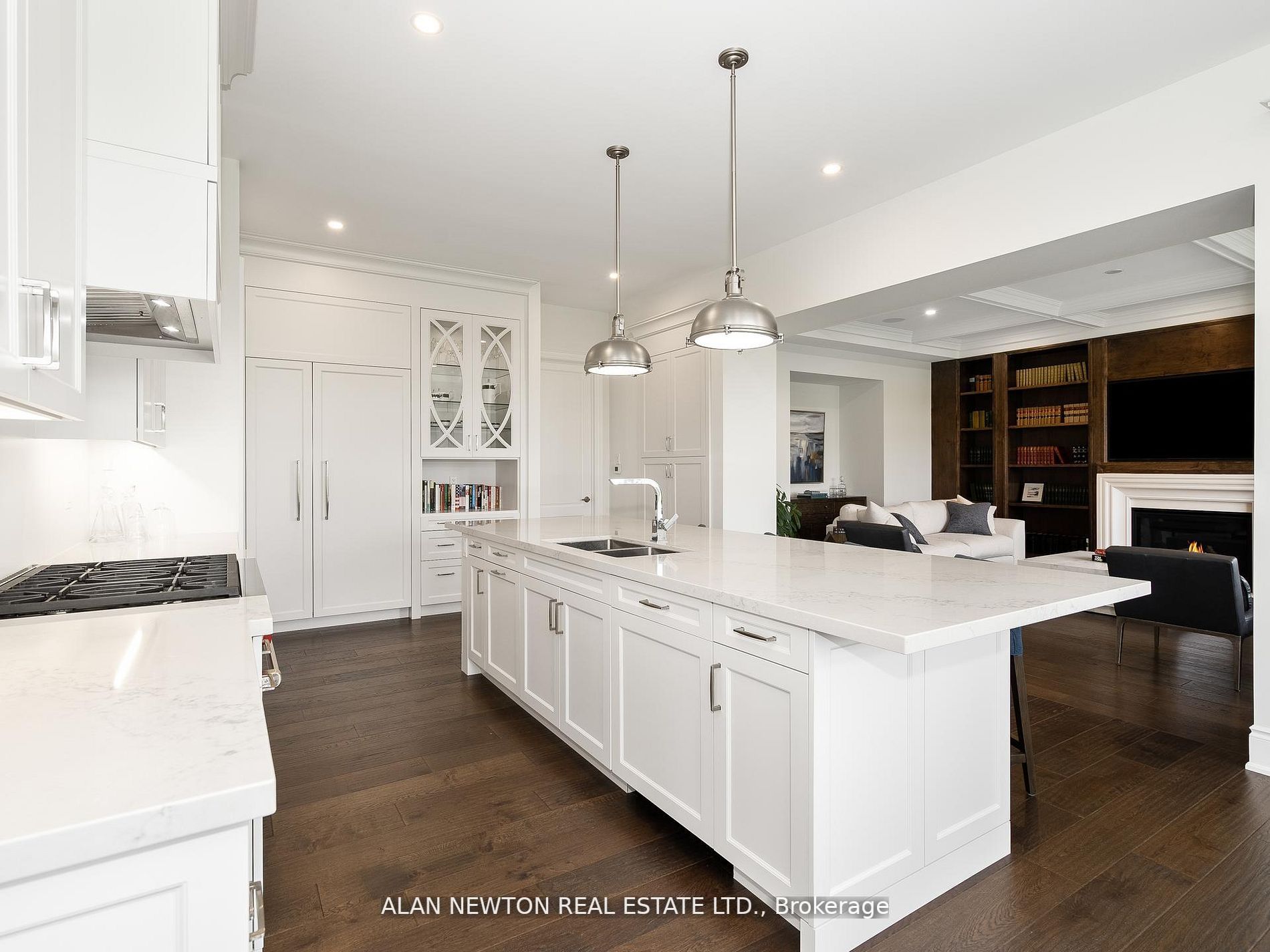 276 Amos Dr
