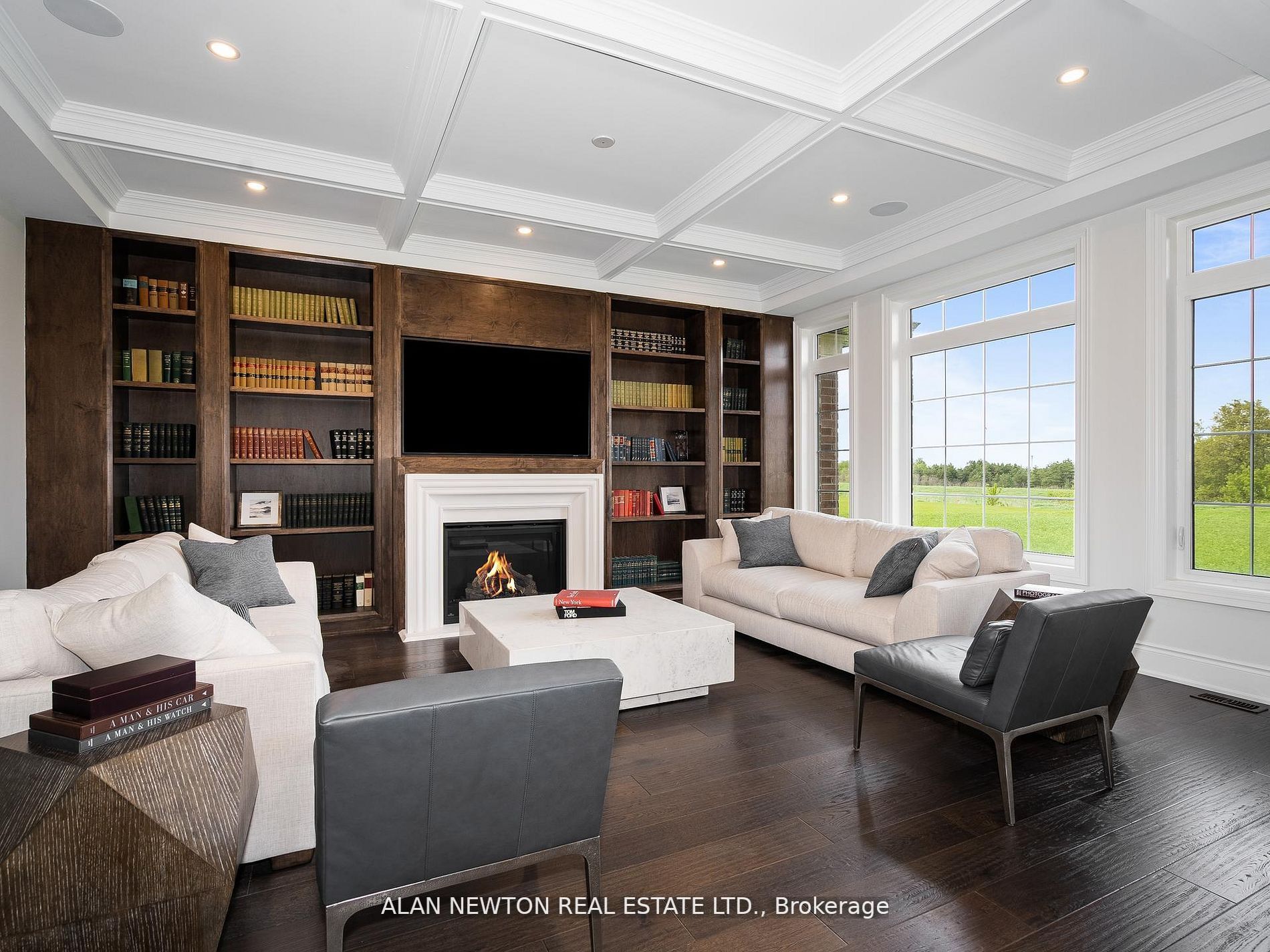 276 Amos Dr