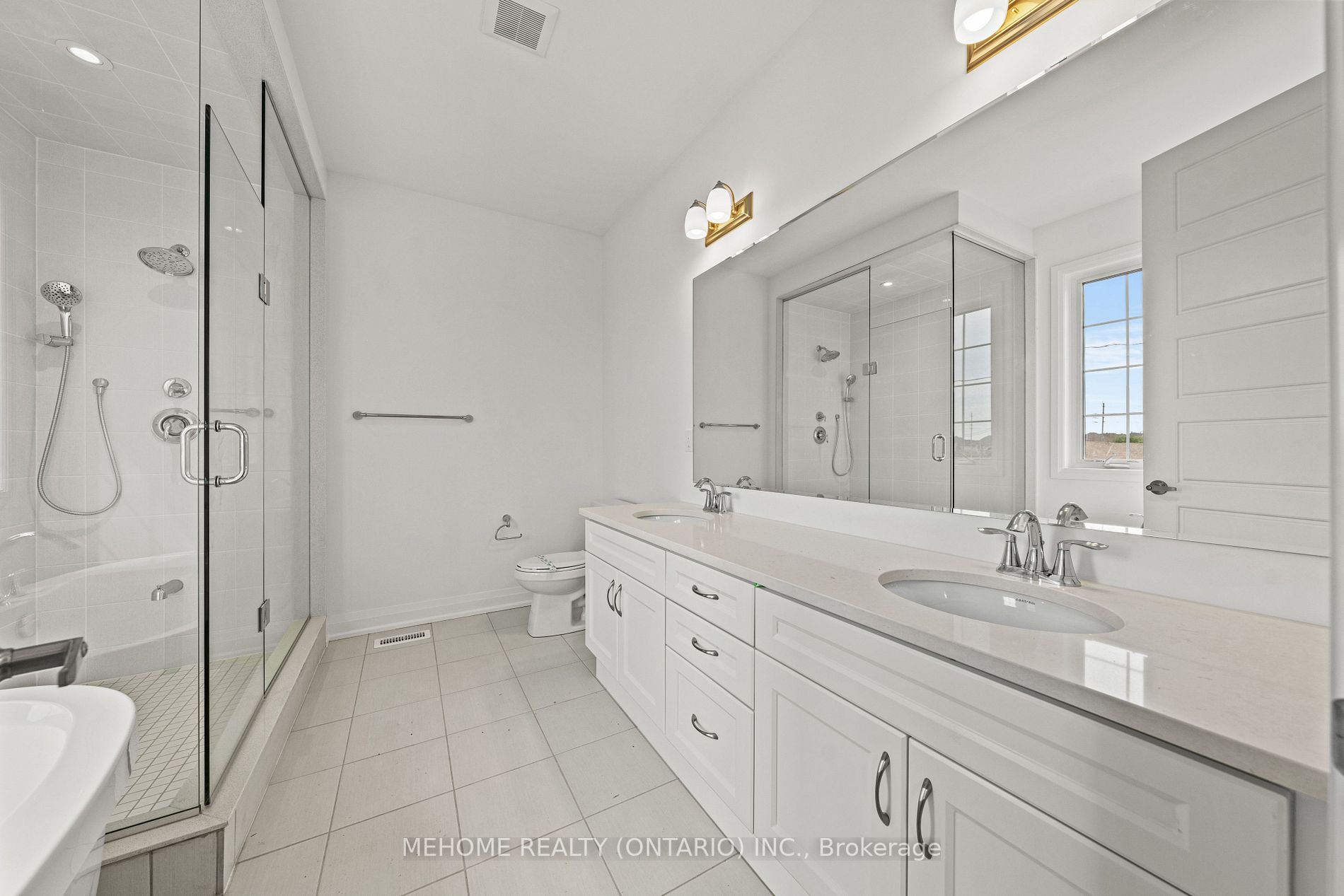 1312 Aymond Cres