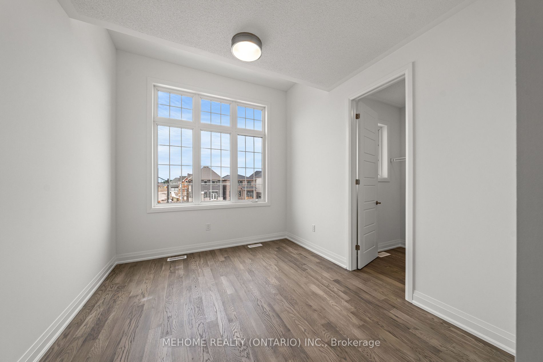 1312 Aymond Cres