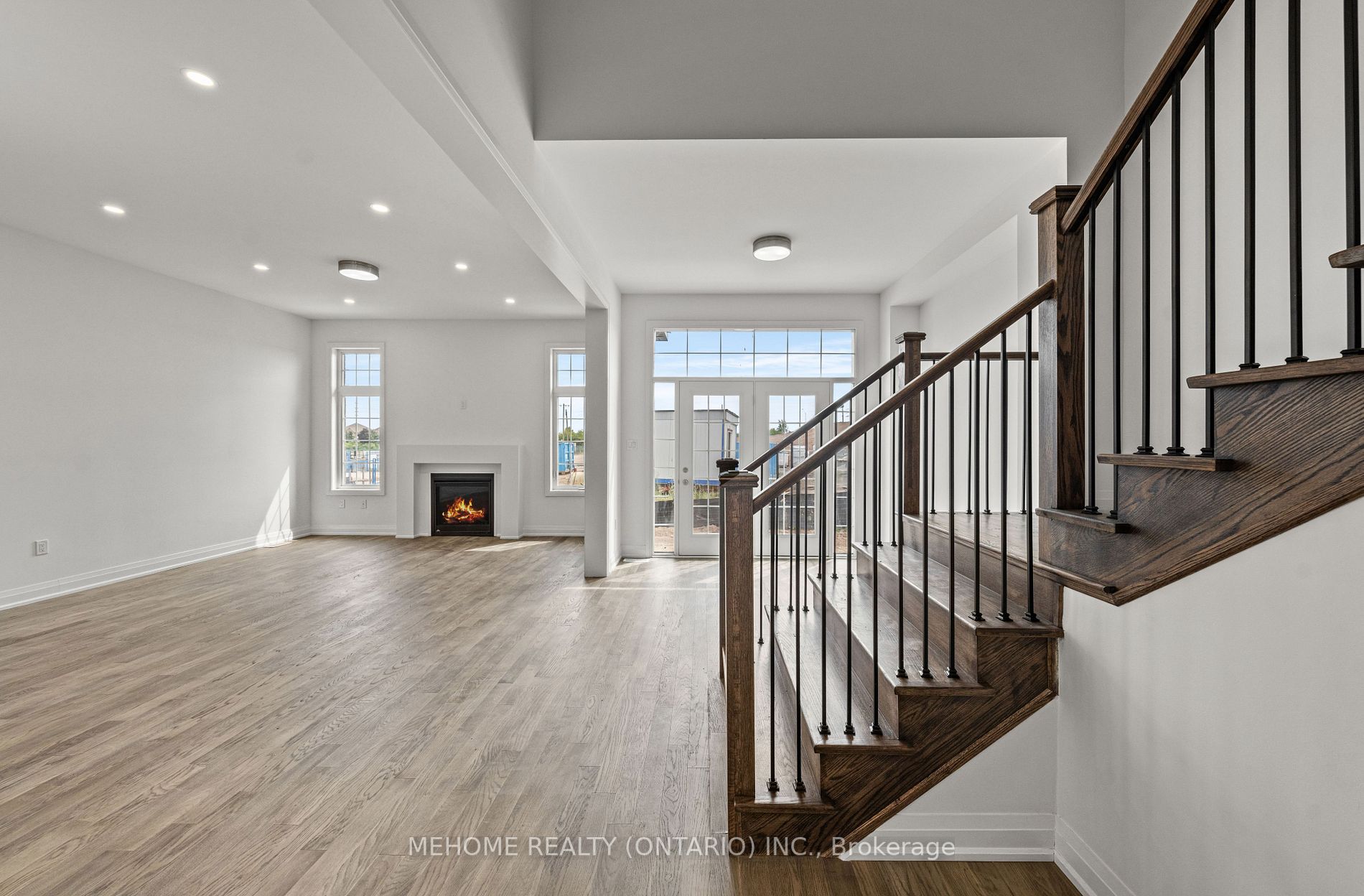 1312 Aymond Cres