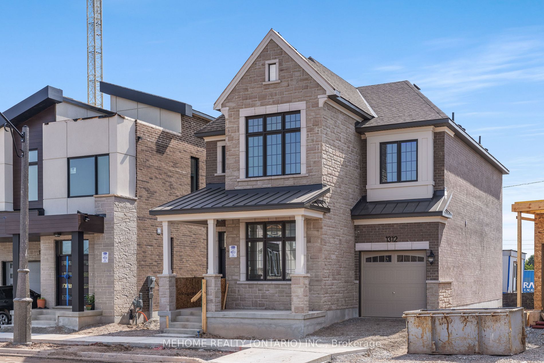 1312 Aymond Cres