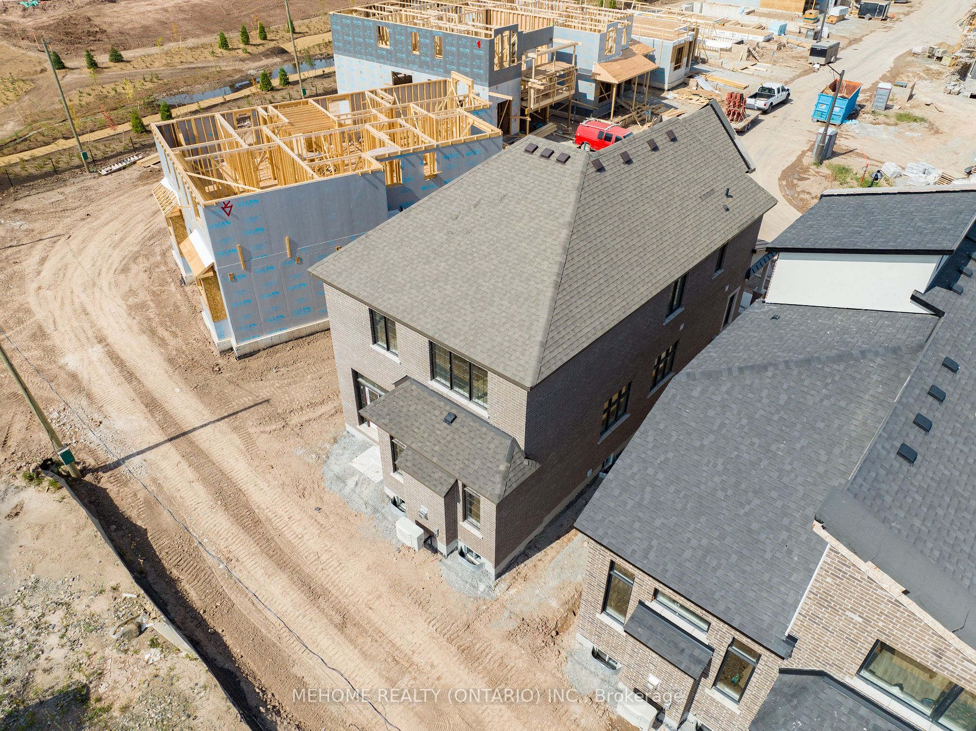 1312 Aymond Cres
