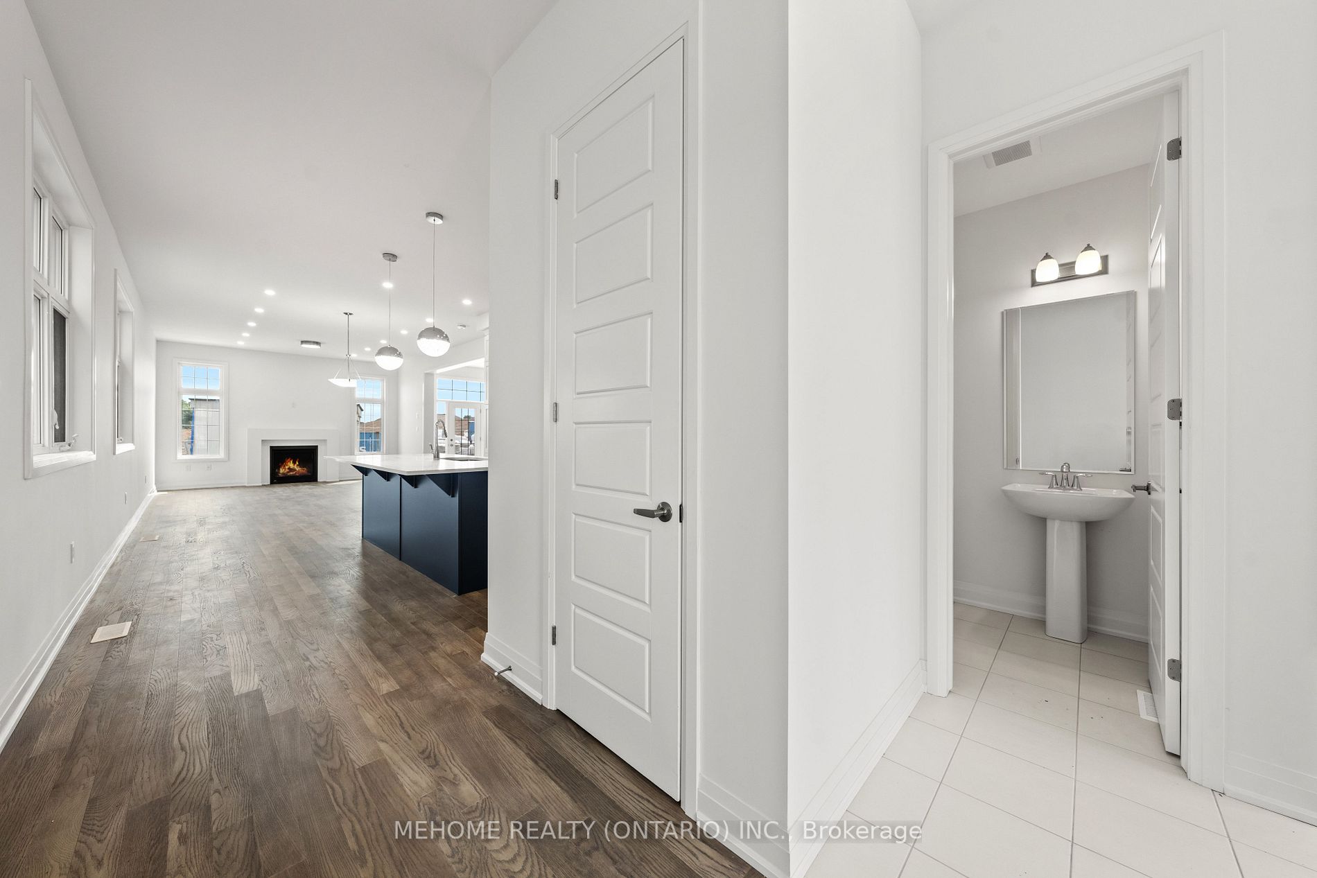 1312 Aymond Cres