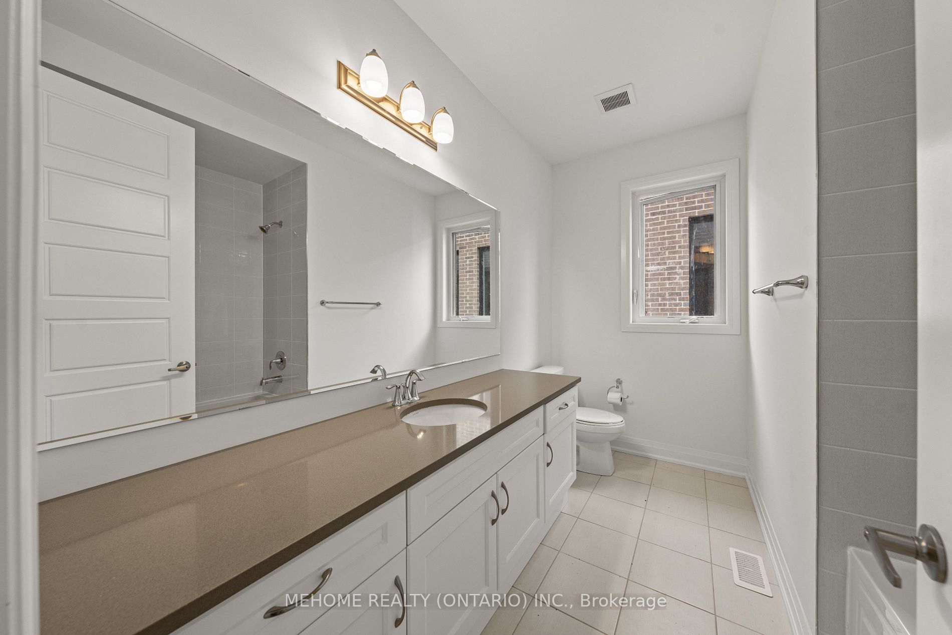 1312 Aymond Cres