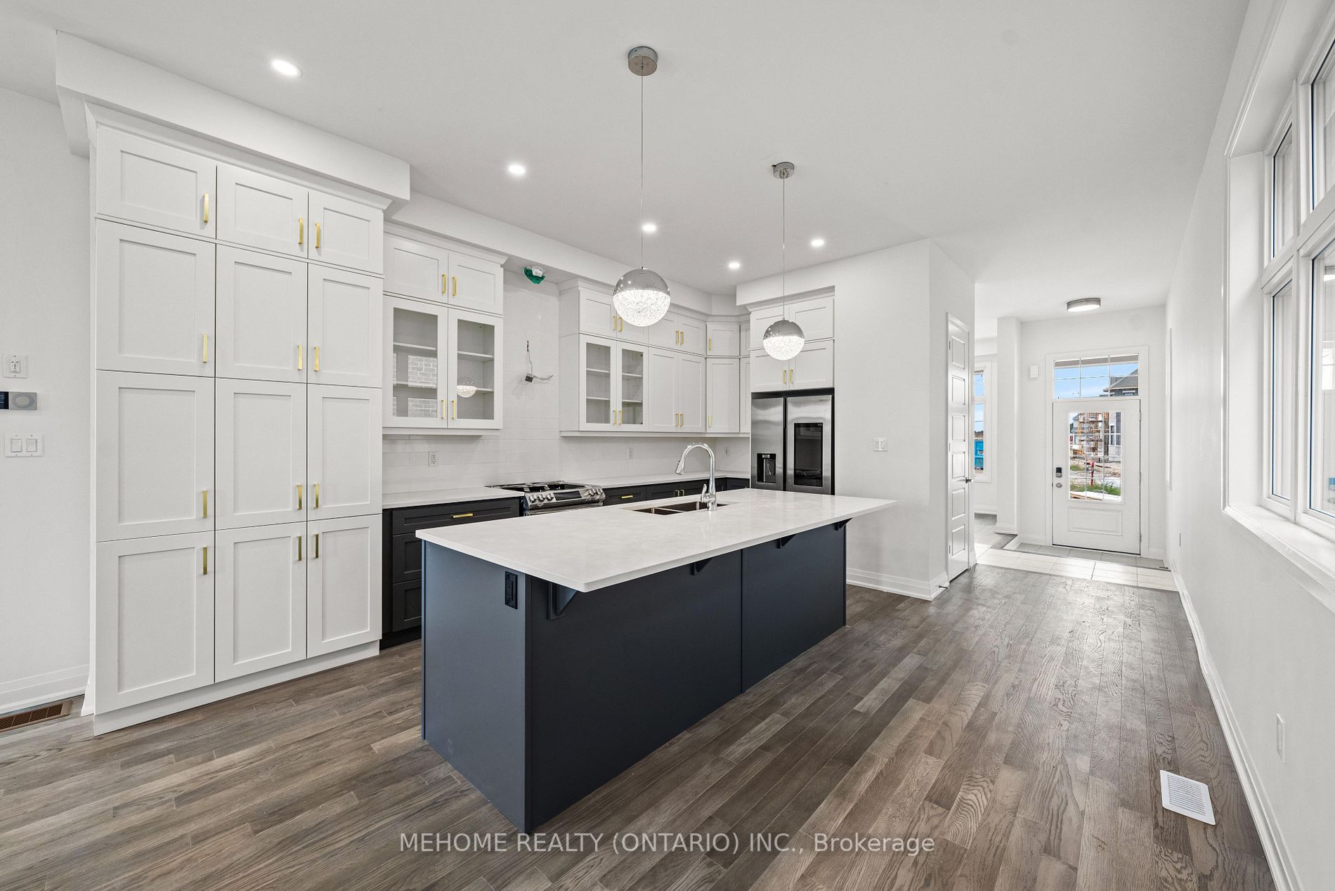 1312 Aymond Cres