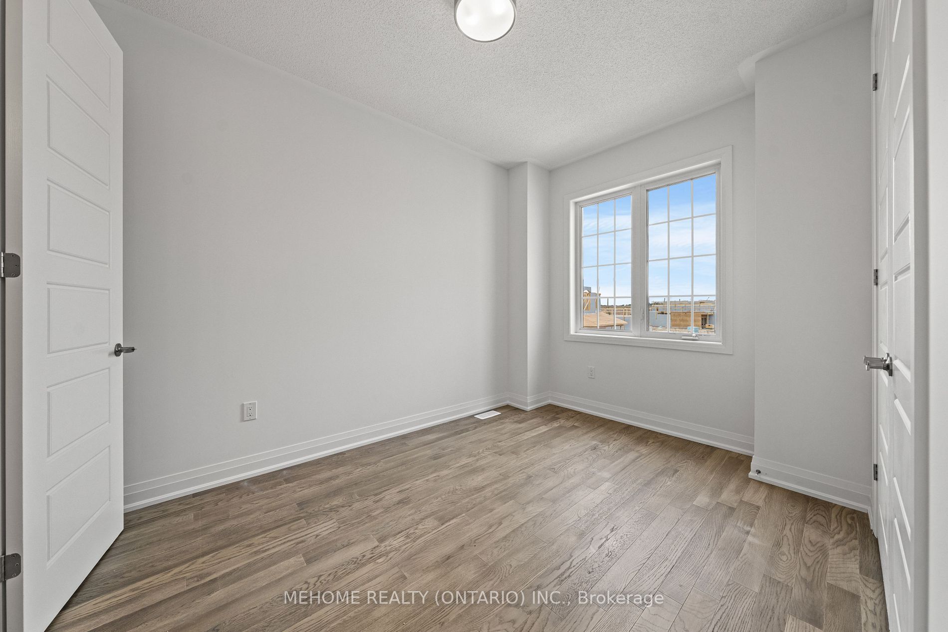 1312 Aymond Cres